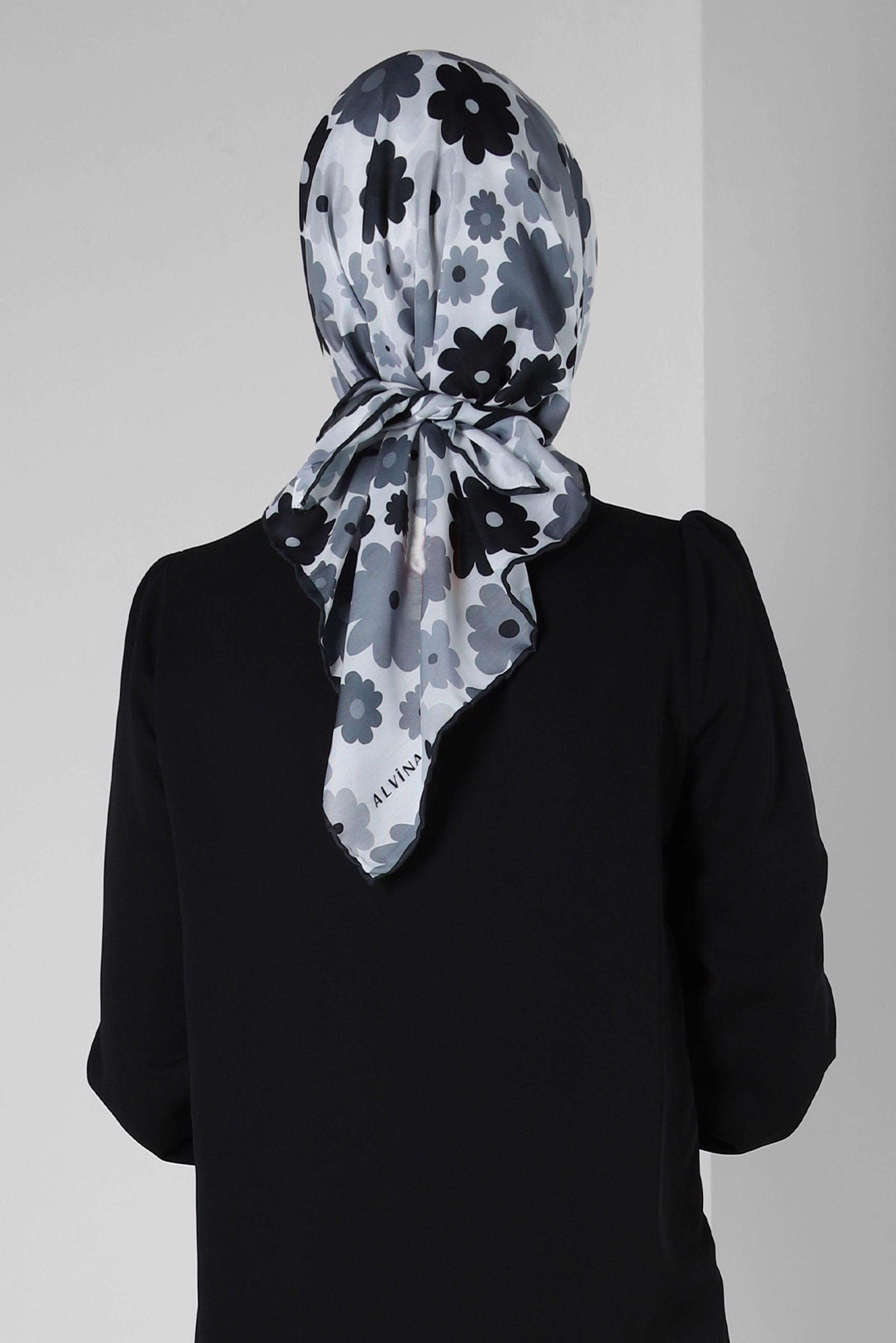 Tesettür giyim SİYAH ALVİNA PAPATYA DESEN ORGANİK EŞARP 8214 