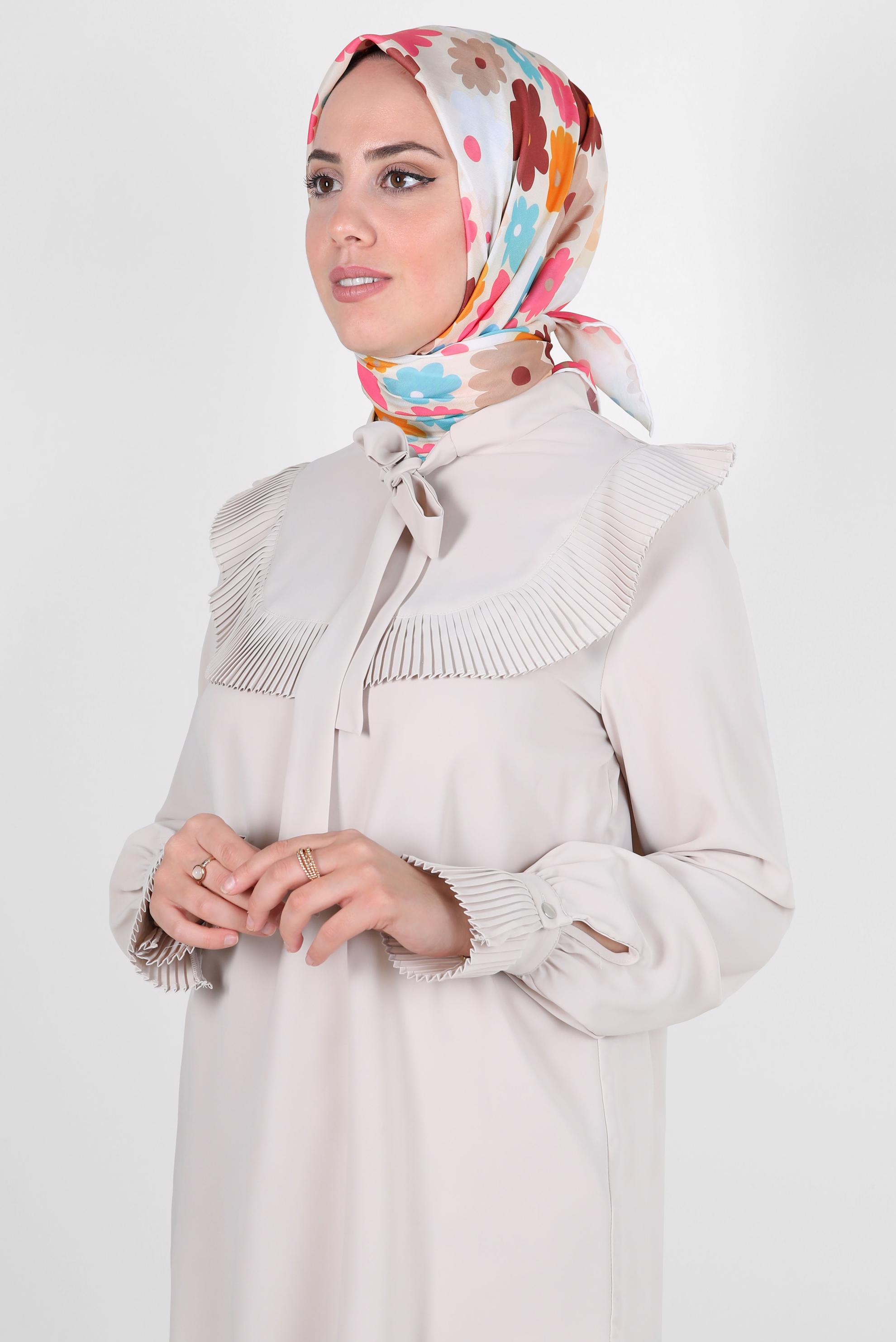 Tesettür giyim EKRU ALVİNA PAPATYA DESEN ORGANİK EŞARP 8214 