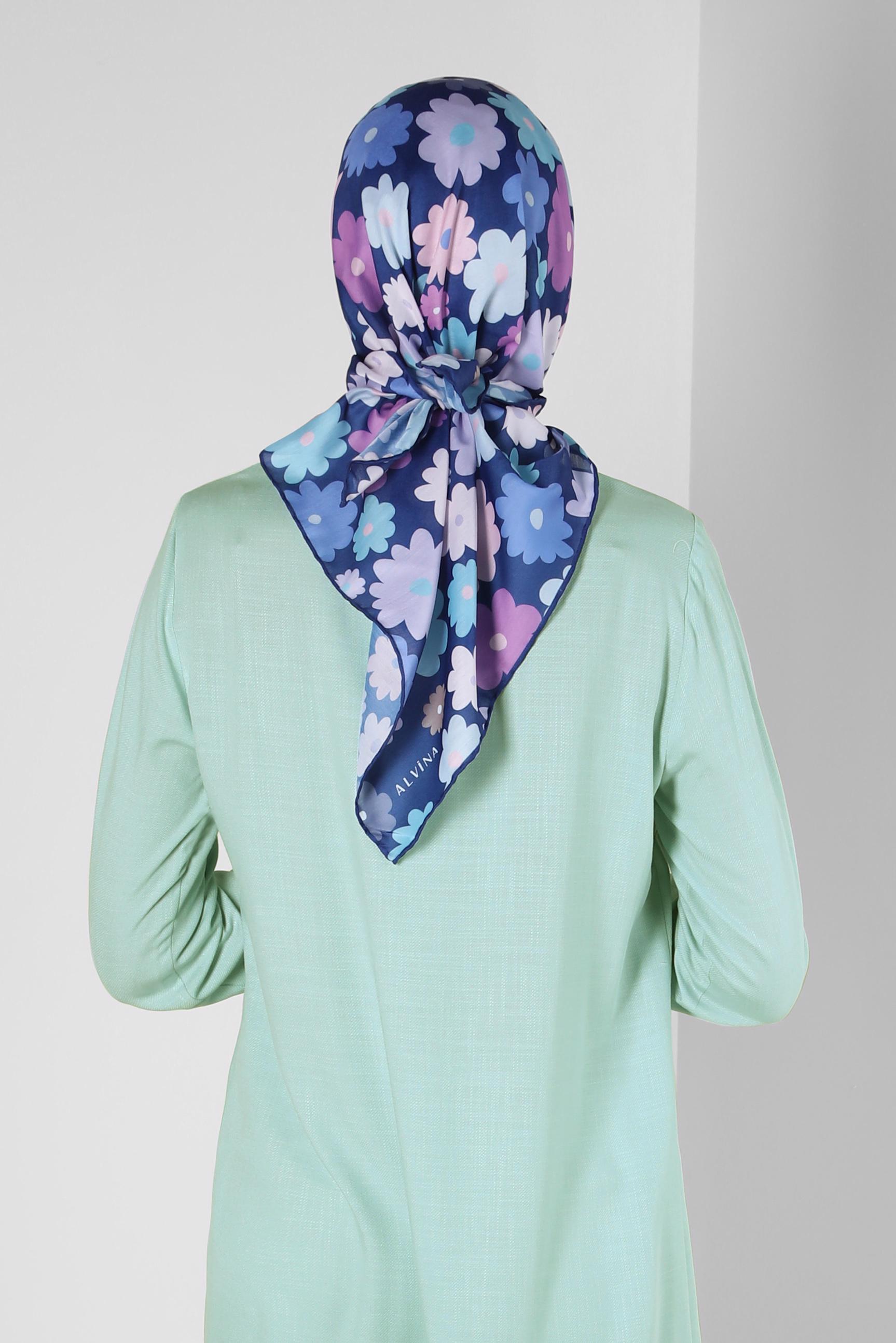 Tesettür giyim LACİVERT ALVİNA PAPATYA DESEN ORGANİK EŞARP 8214 