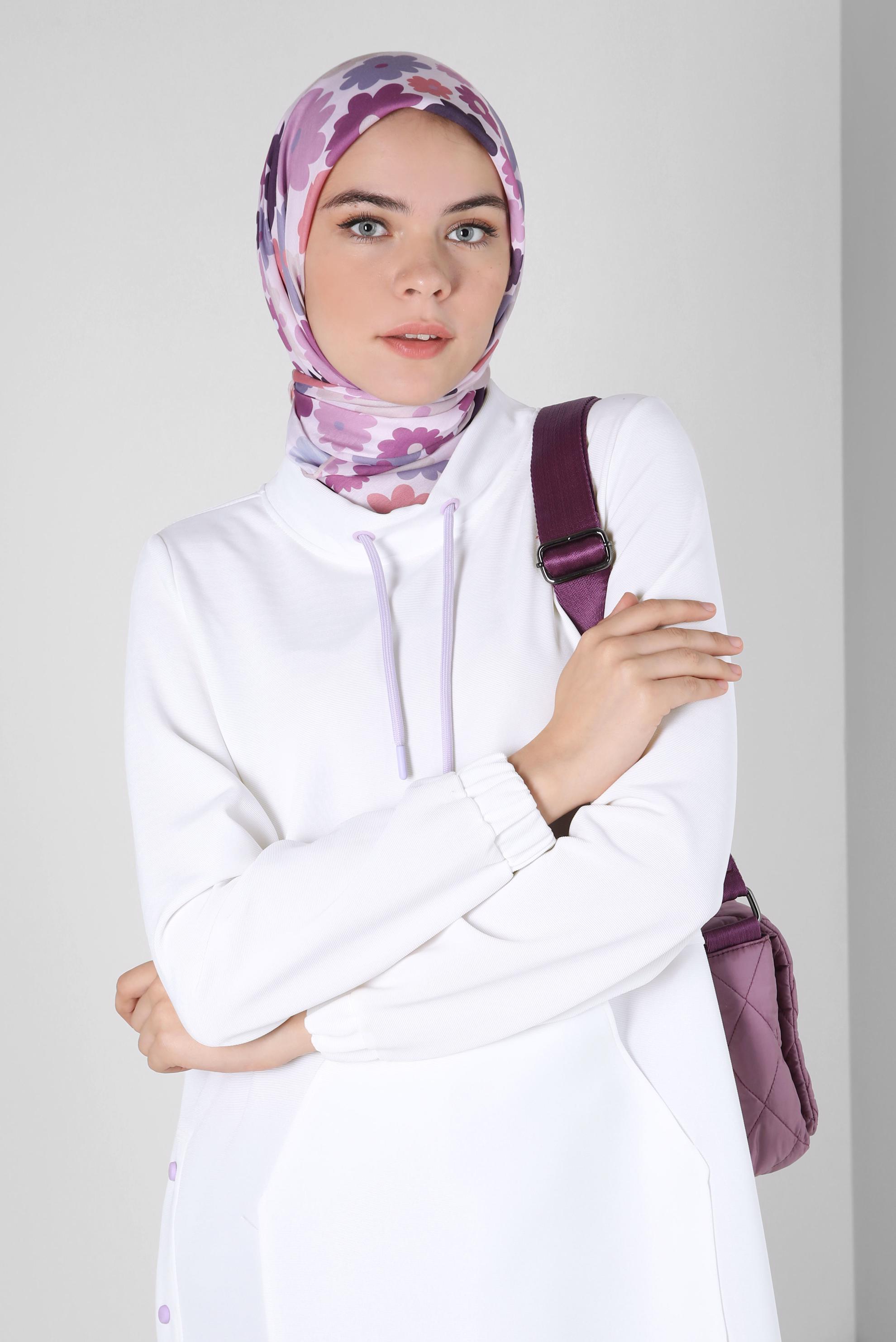 Tesettür giyim PUDRA ALVİNA PAPATYA DESEN ORGANİK EŞARP 8214 