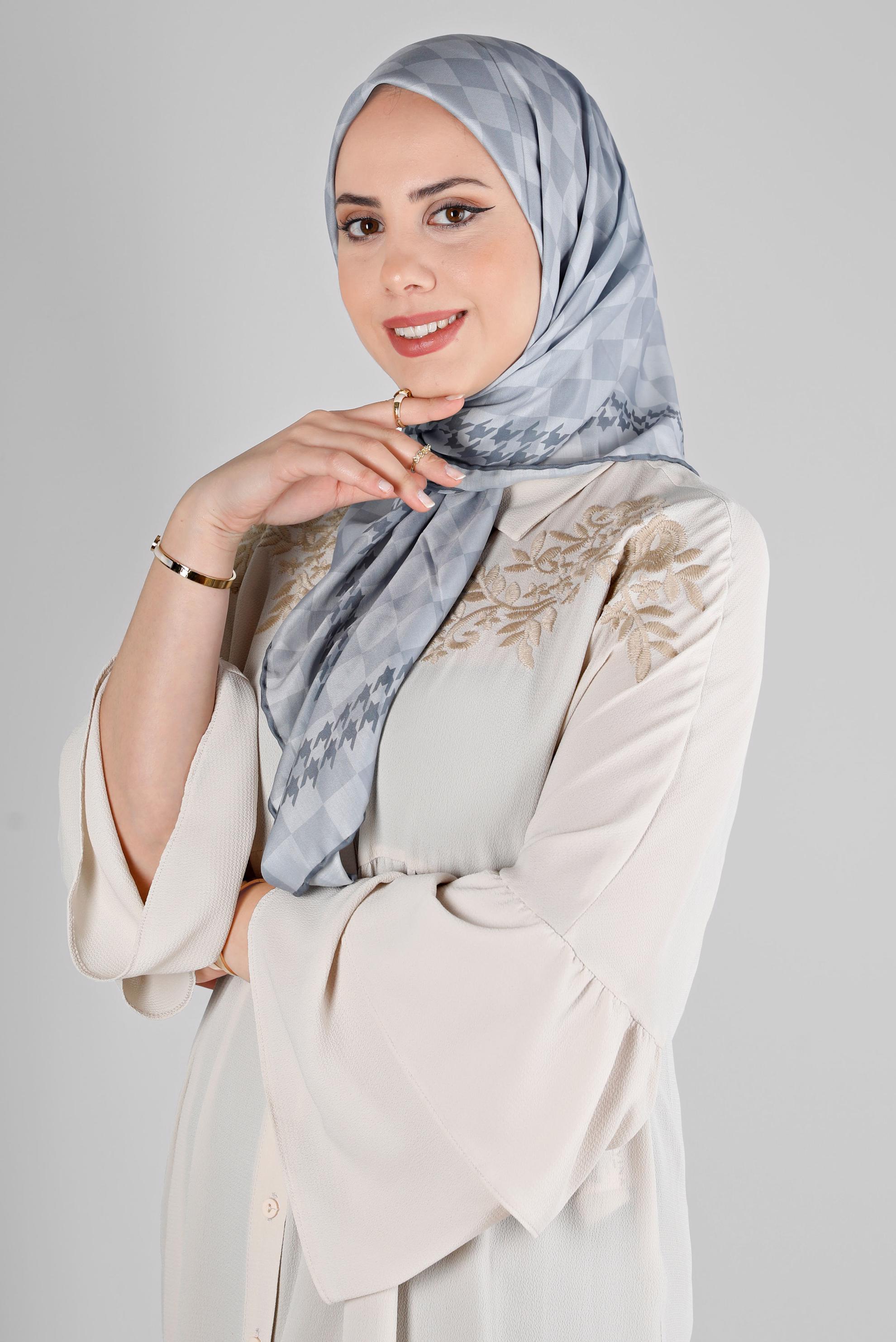 Tesettür giyim GRİ ALVİNA DAMA DESEN ORGANİK EŞARP 8215 