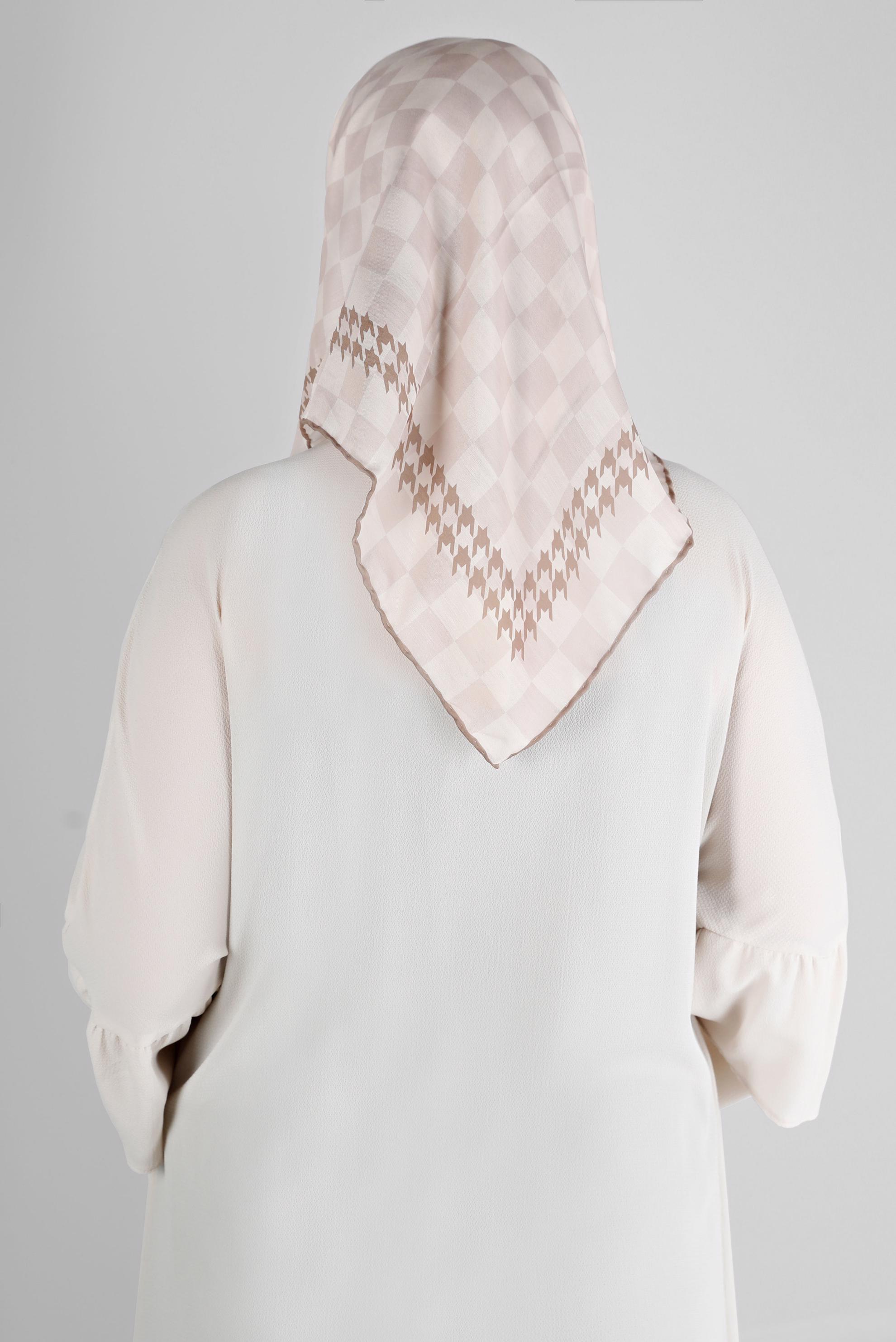 Tesettür giyim ALTIN ALVİNA DAMA DESEN ORGANİK EŞARP 8215 