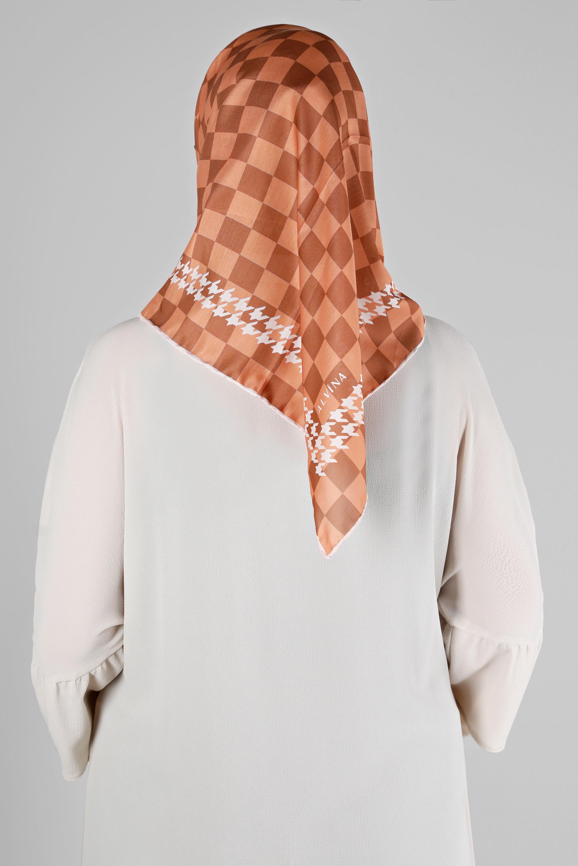 Tesettür giyim TABA ALVİNA DAMA DESEN ORGANİK EŞARP 8215 