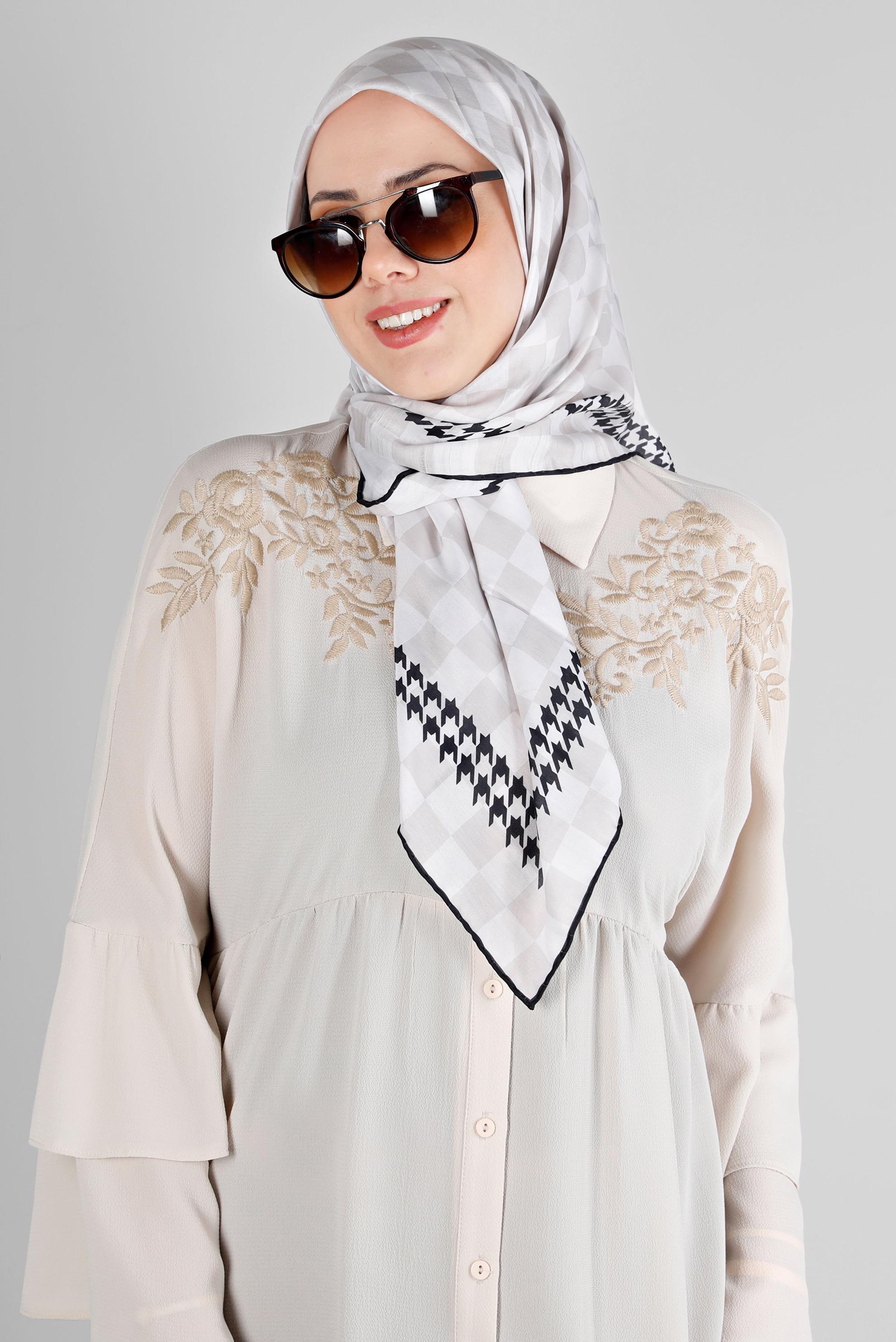 Tesettür giyim SİYAH ALVİNA DAMA DESEN ORGANİK EŞARP 8215 