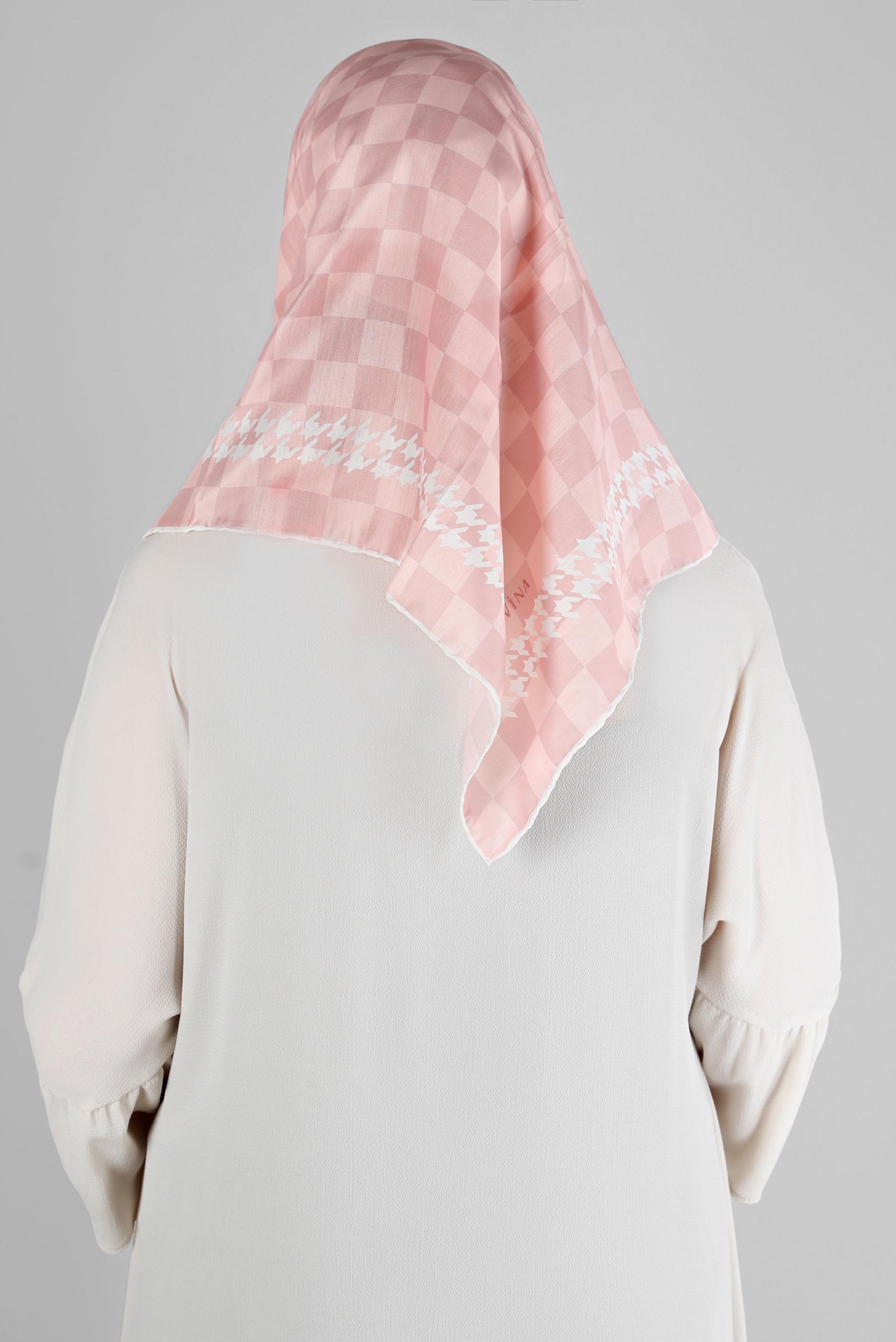 Tesettür giyim PUDRA ALVİNA DAMA DESEN ORGANİK EŞARP 8215 