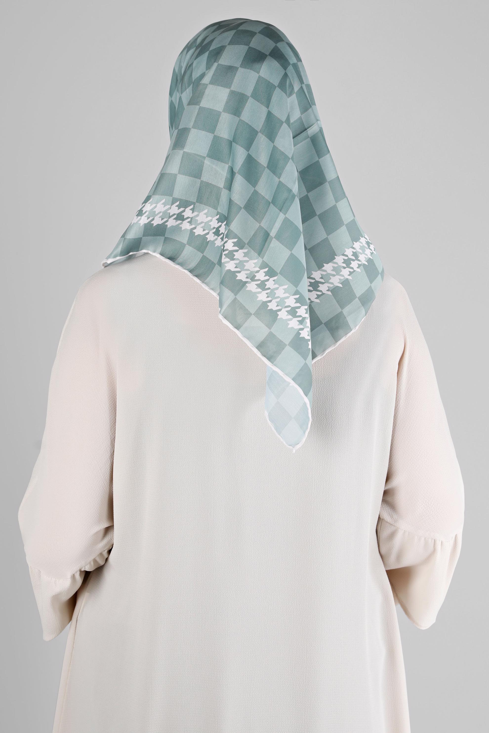 Tesettür giyim YEŞİL ALVİNA DAMA DESEN ORGANİK EŞARP 8215 