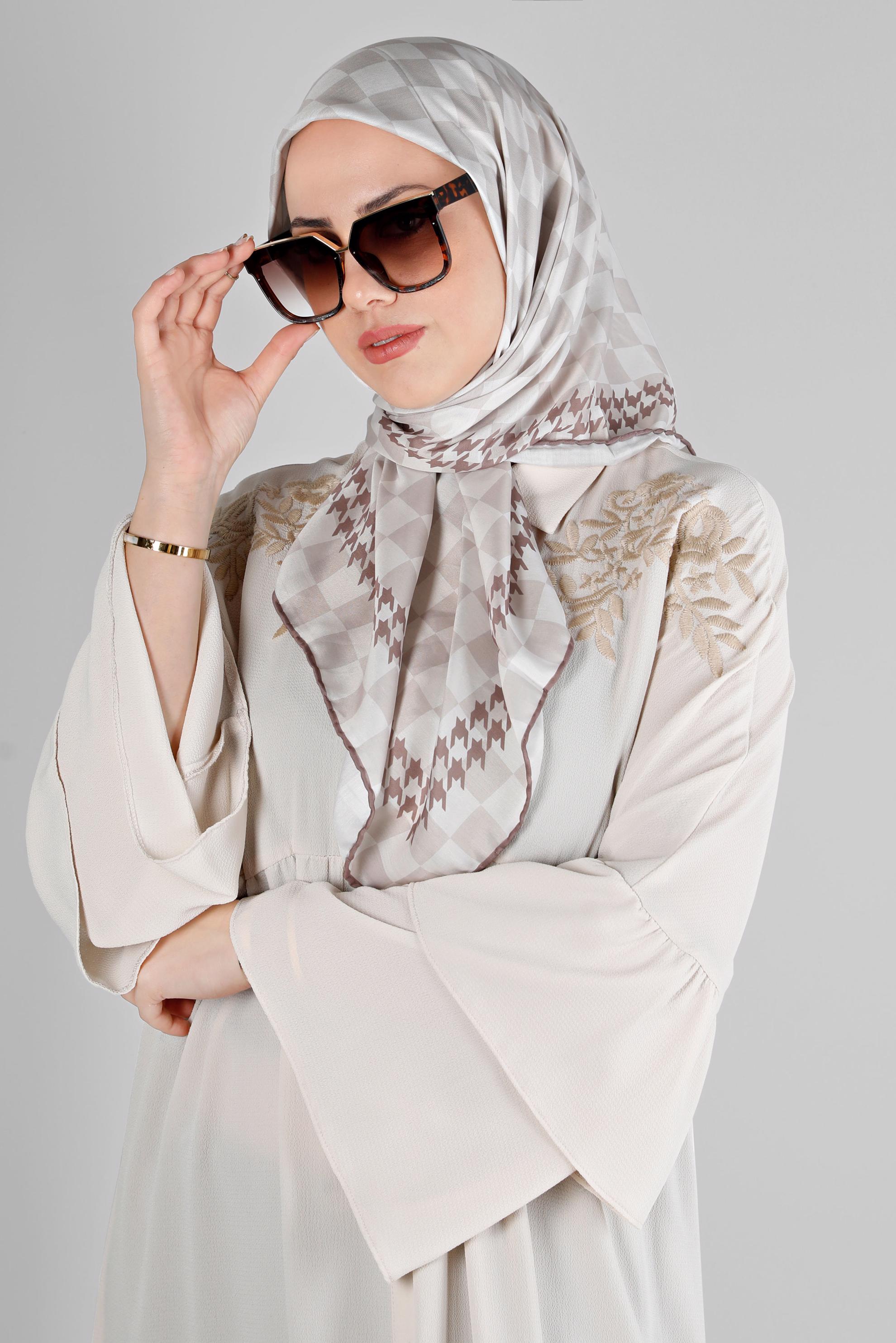 Tesettür giyim VİZON ALVİNA DAMA DESEN ORGANİK EŞARP 8215 