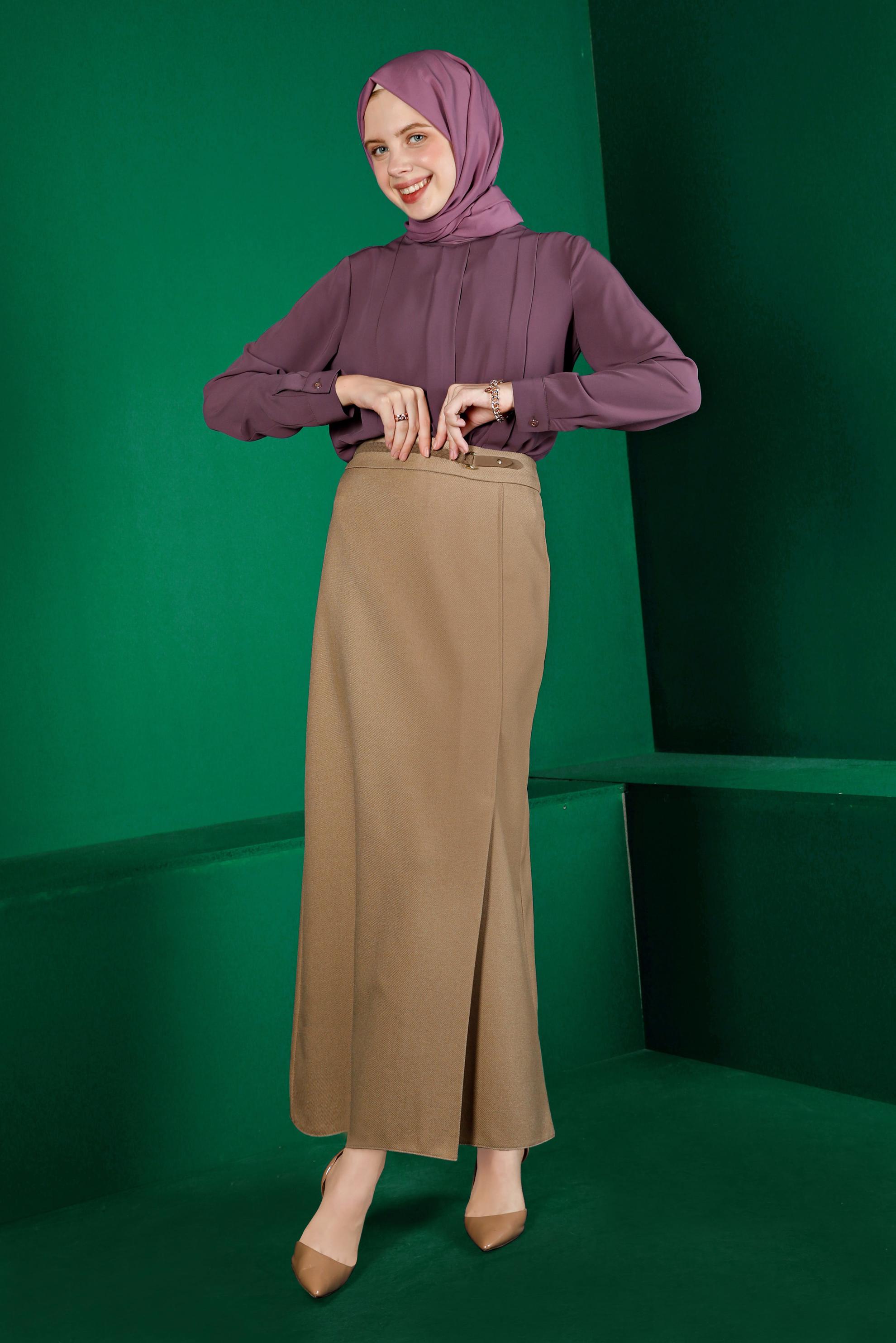 Tesettür giyim BEJ YANDAN YIRTMAÇLI KEMER DETAYLI ETEK 60328 