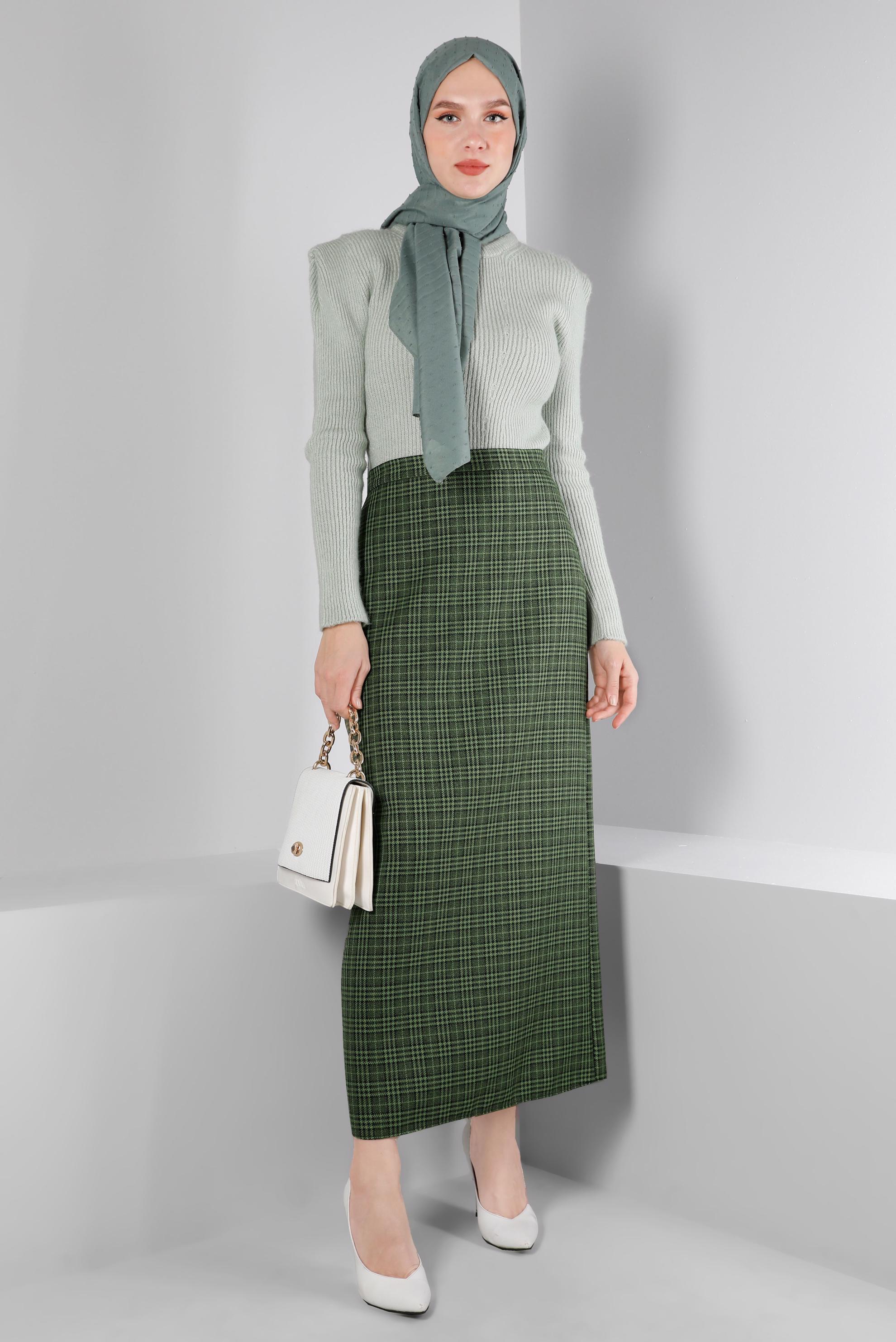 Tesettür giyim YEŞİL GİZLİ YIRTMAÇLI EKOSE DESENLİ ETEK 60368