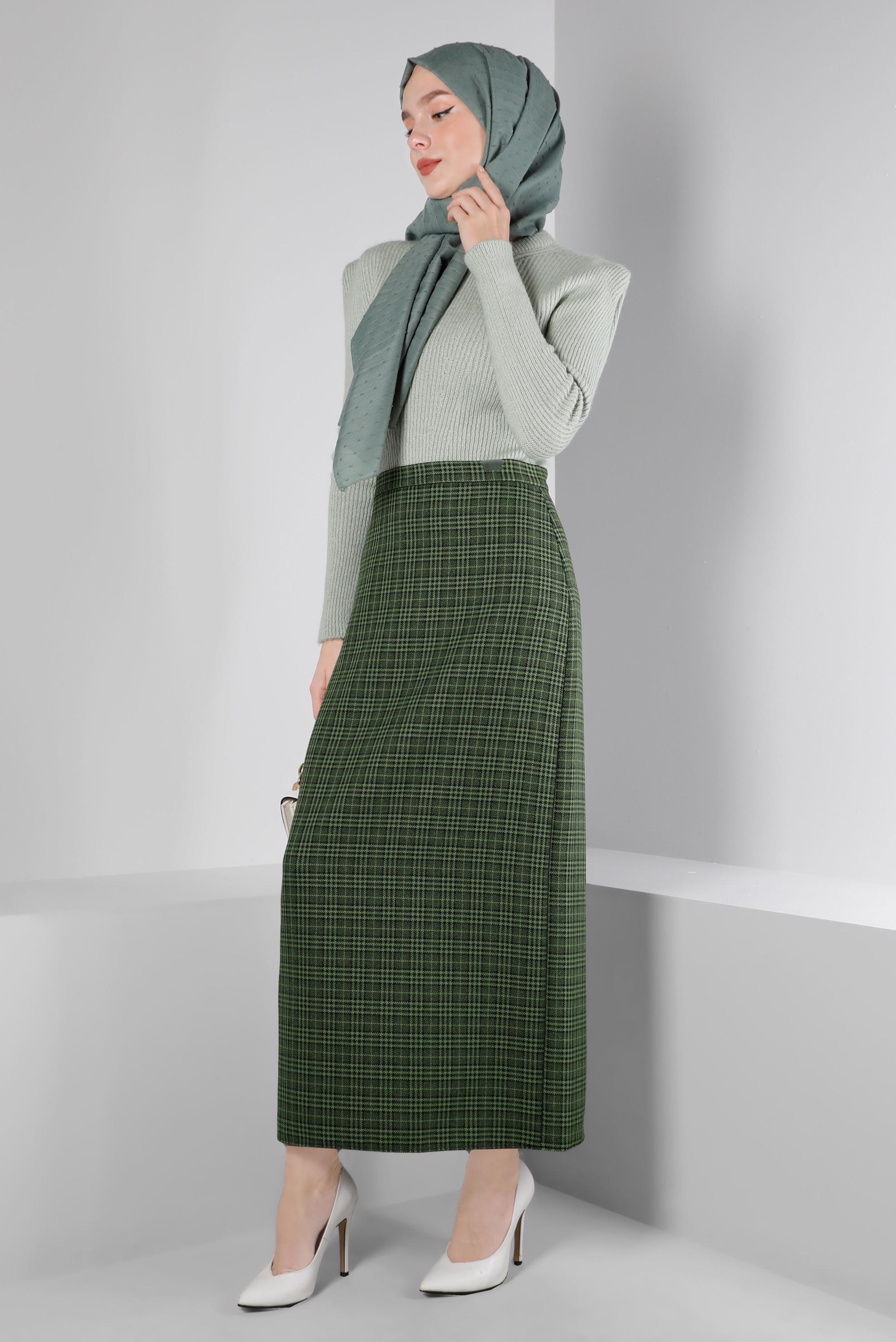 Tesettür giyim YEŞİL GİZLİ YIRTMAÇLI EKOSE DESENLİ ETEK 60368