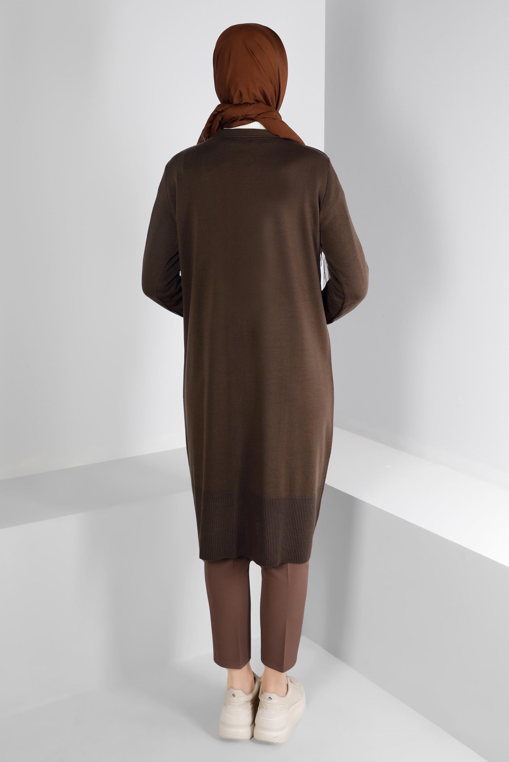 Tesettür giyim KAHVE DÜĞME DETAYLI TRİKO HIRKA 43126 