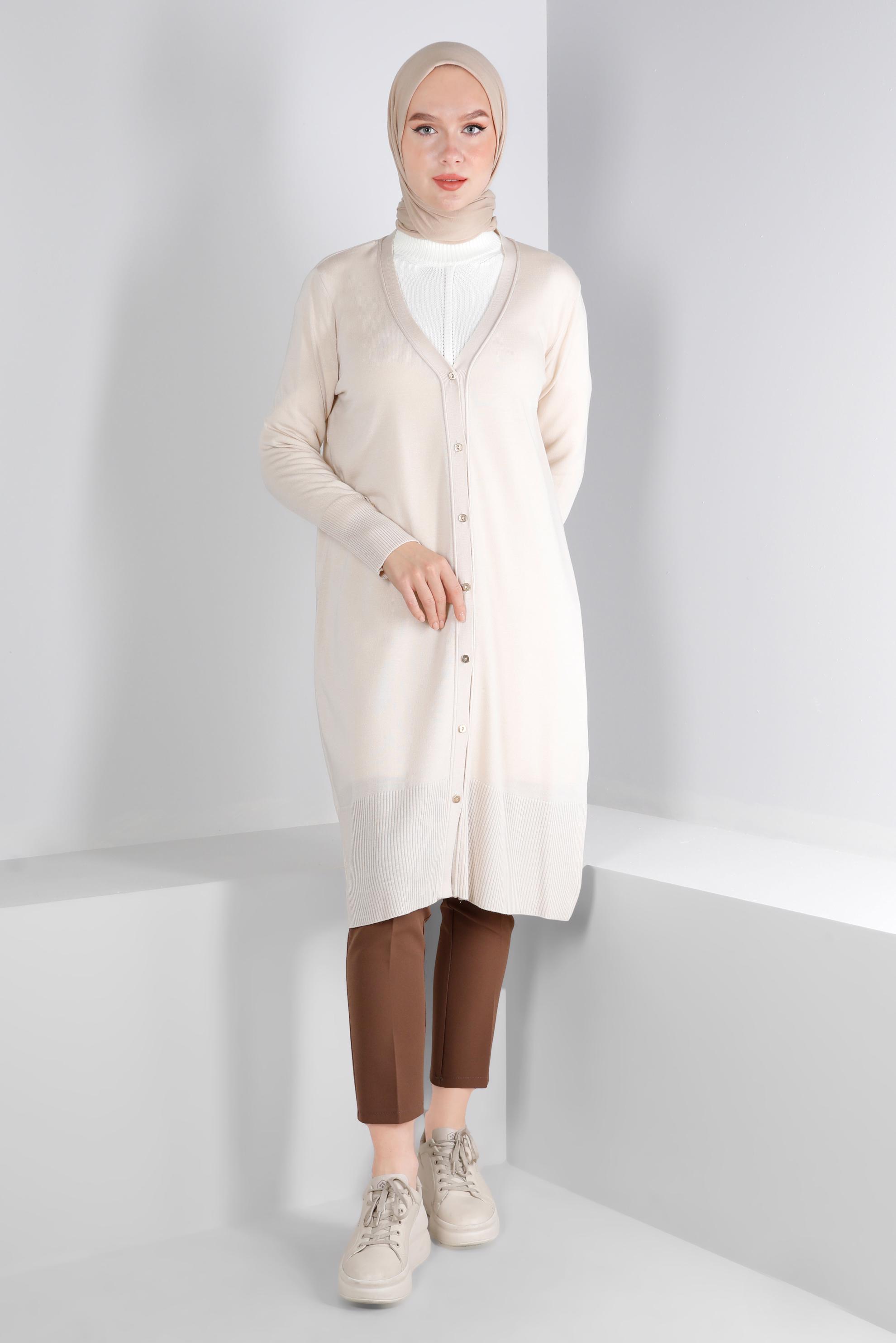 Tesettür giyim BEJ DÜĞME DETAYLI TRİKO HIRKA 43126 