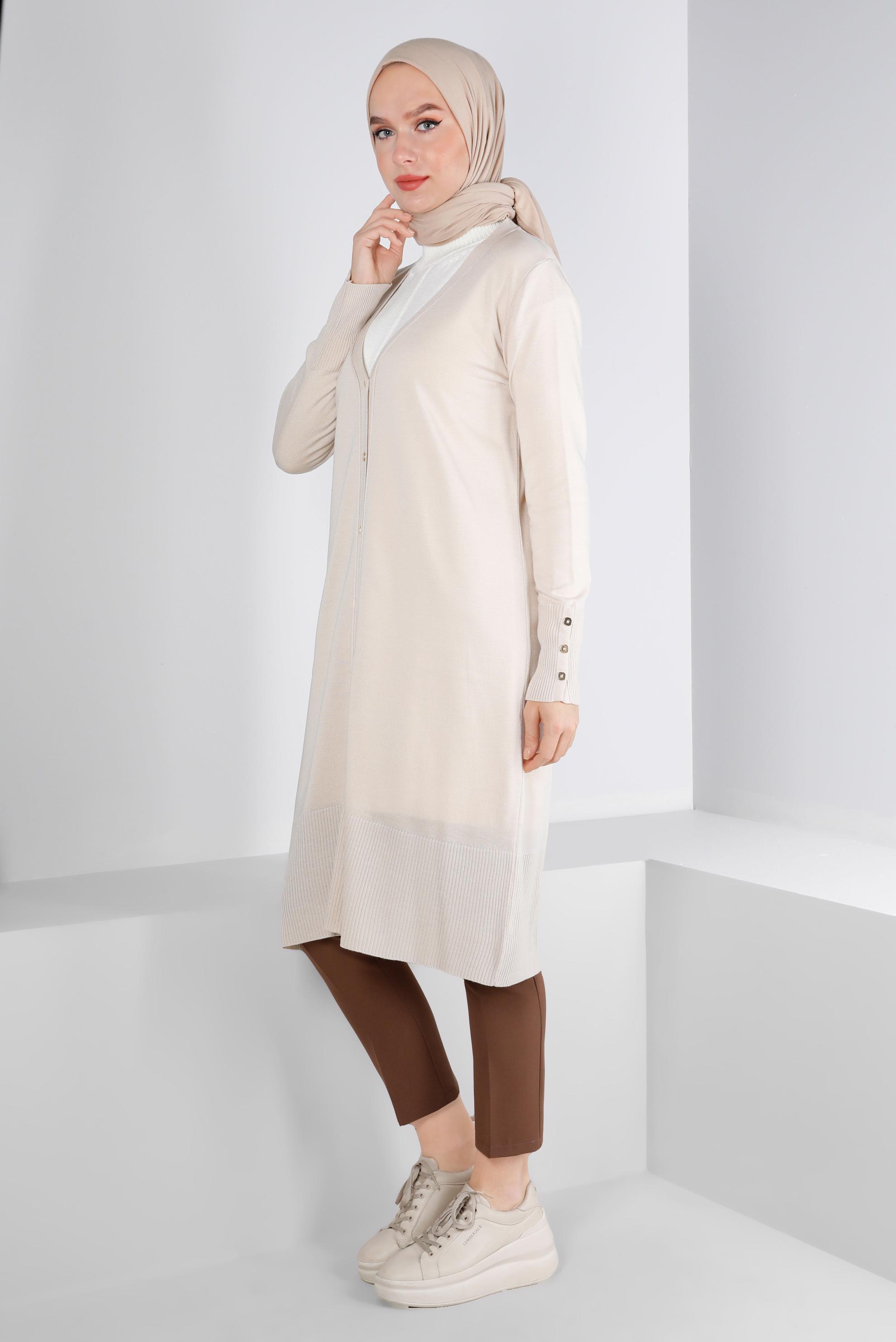 Tesettür giyim BEJ DÜĞME DETAYLI TRİKO HIRKA 43126 