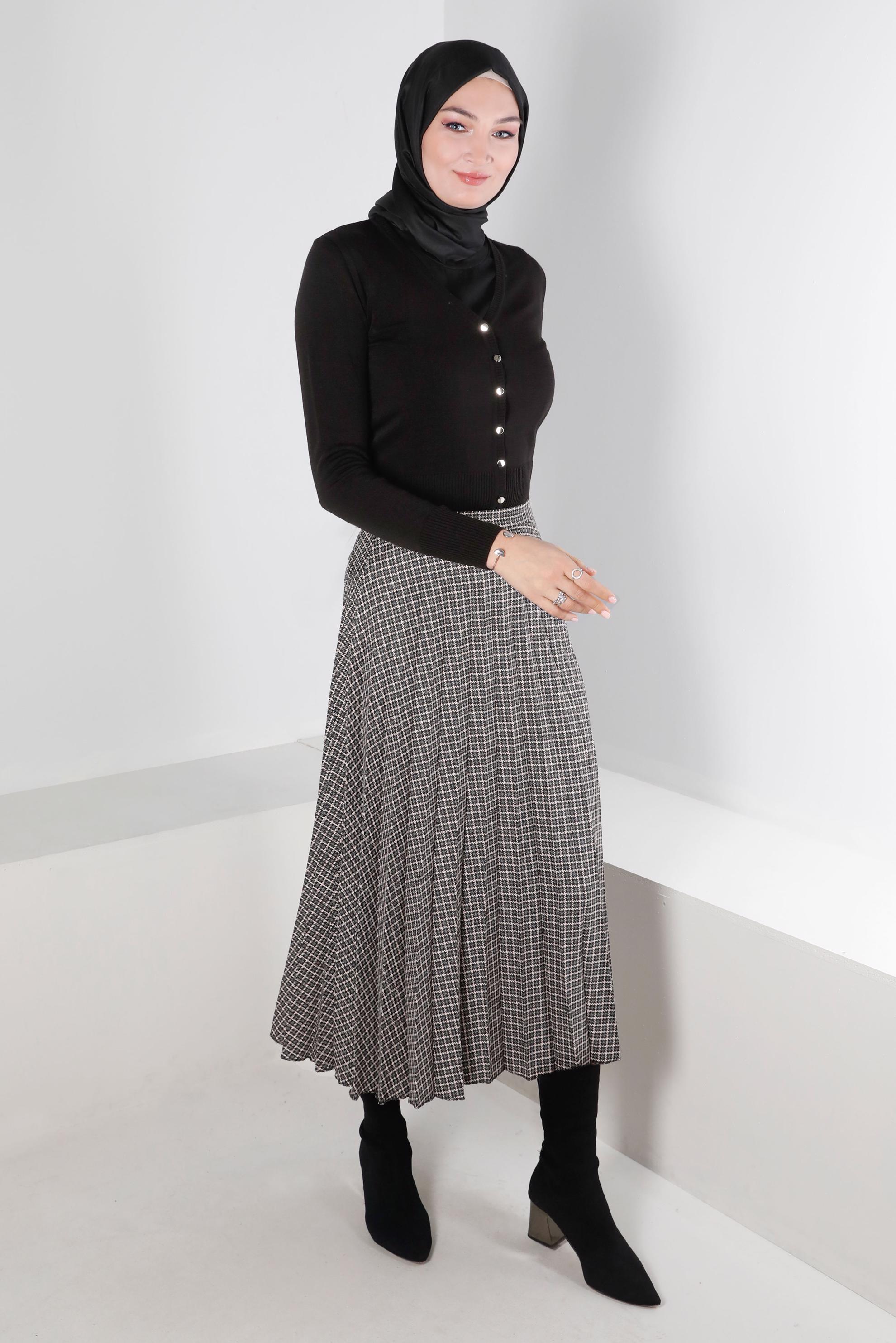 Tesettür giyim SİYAH DÜĞMELİ BELİ LASTİKLİ TRİKO HIRKA 43127