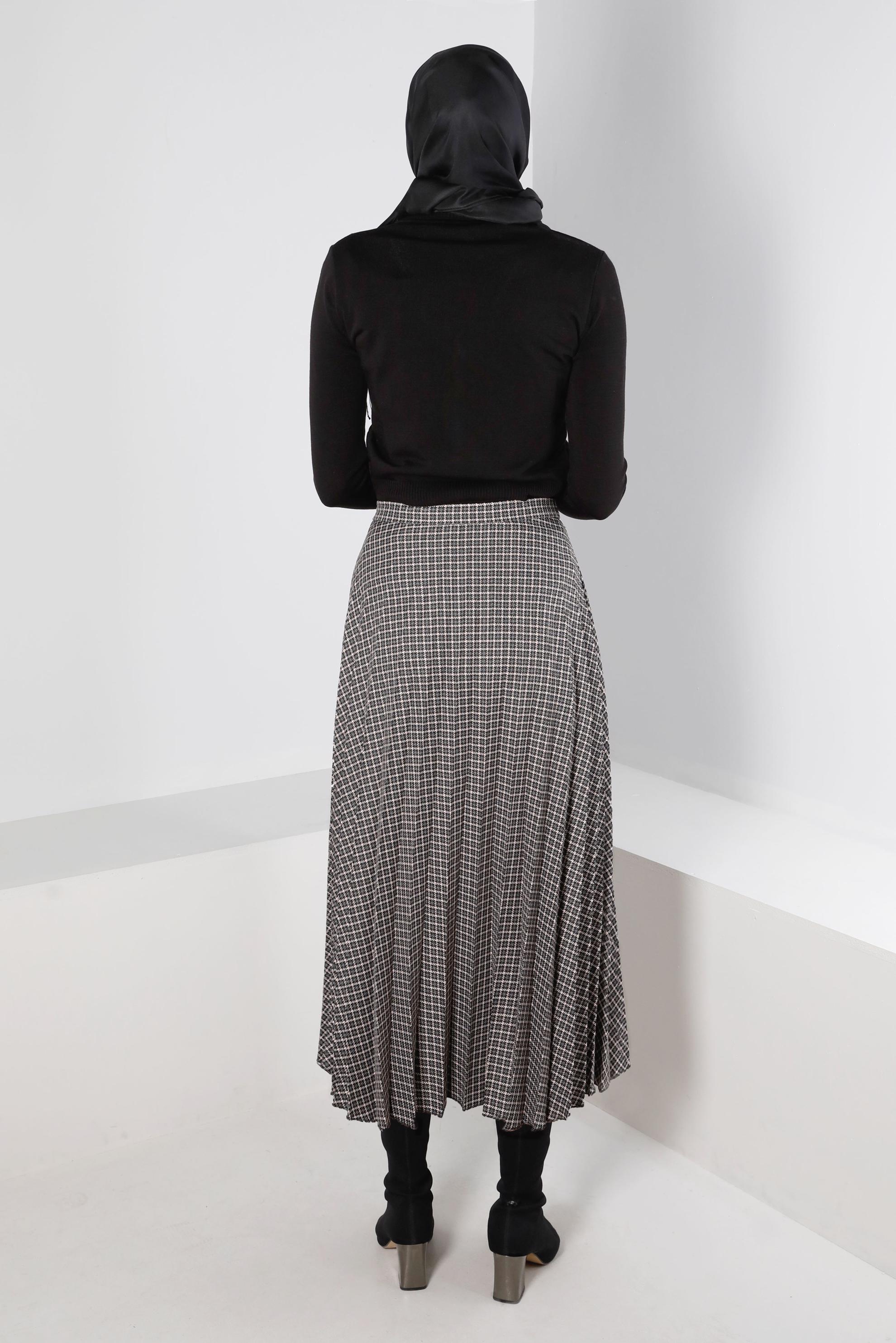 Tesettür giyim SİYAH DÜĞMELİ BELİ LASTİKLİ TRİKO HIRKA 43127