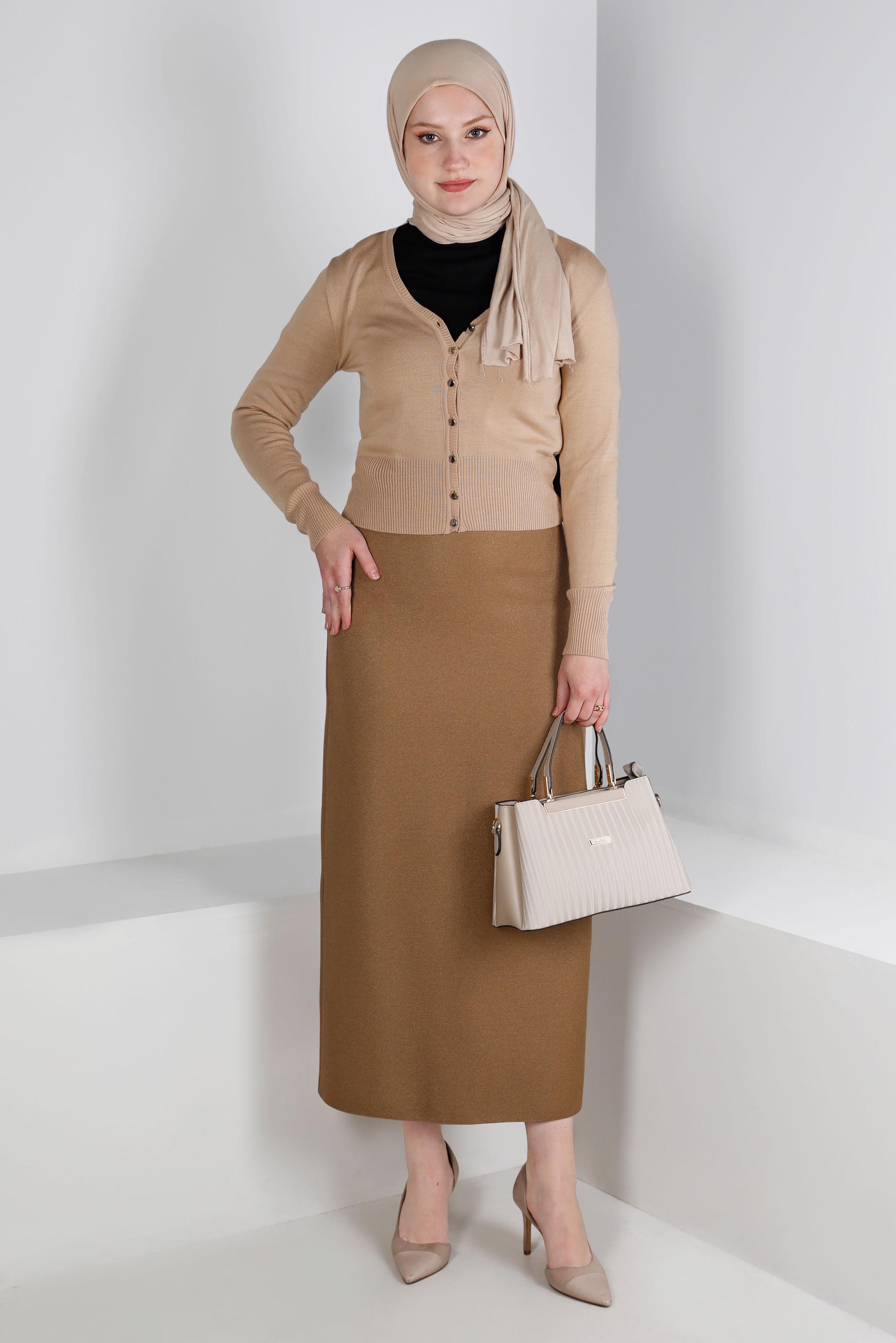 Tesettür giyim BEJ DÜĞMELİ BELİ LASTİKLİ TRİKO HIRKA 43127