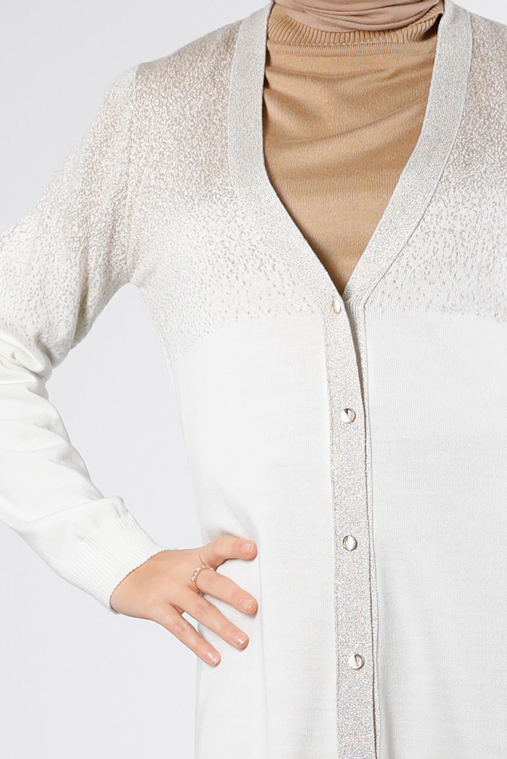 Tesettür giyim BEYAZ SİMLİ DÜĞMELİ TRİKO HIRKA 43249 