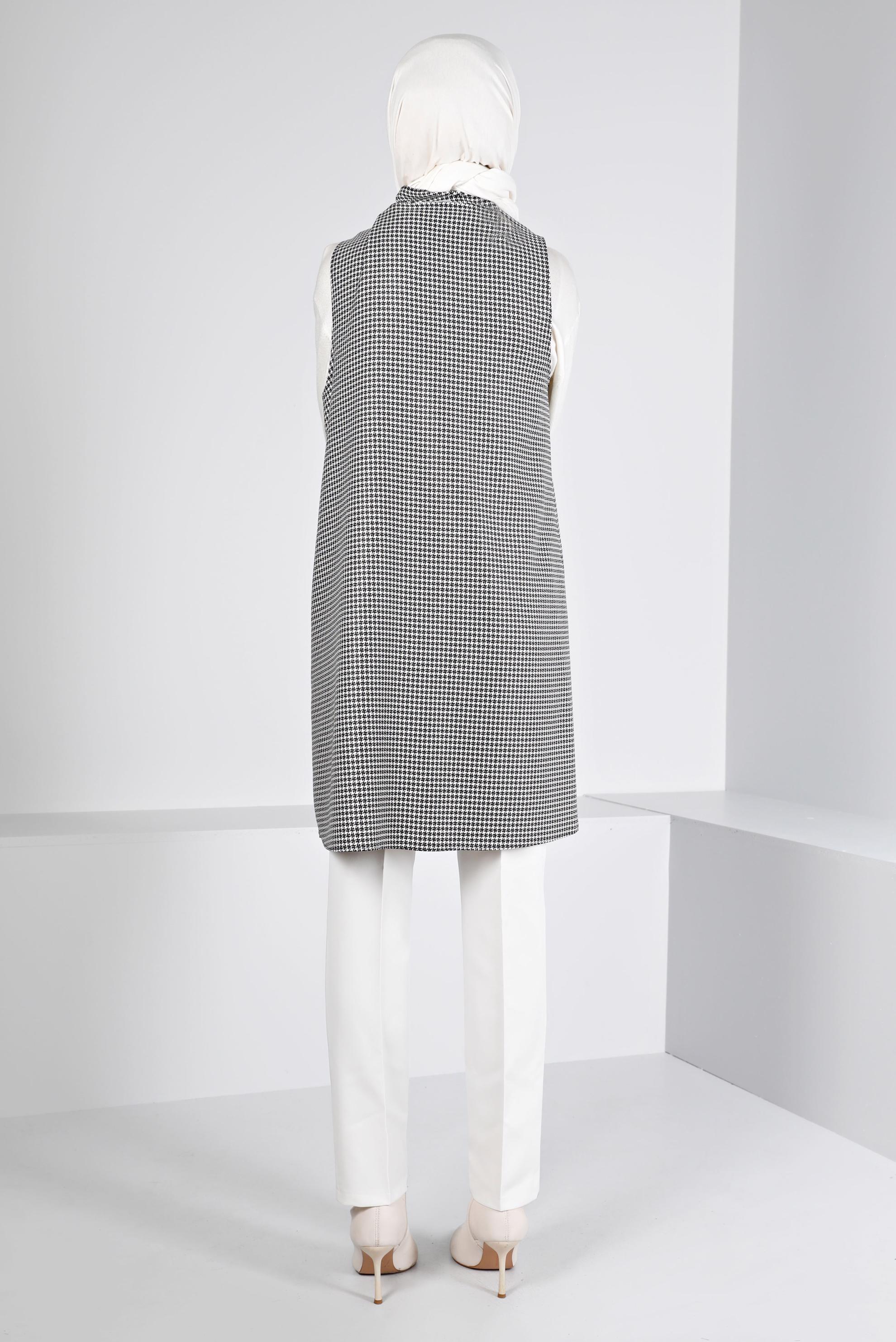 Tesettür giyim GRİ KAZAYAĞI DESENLİ DÜĞMELİ JİLE 43431 