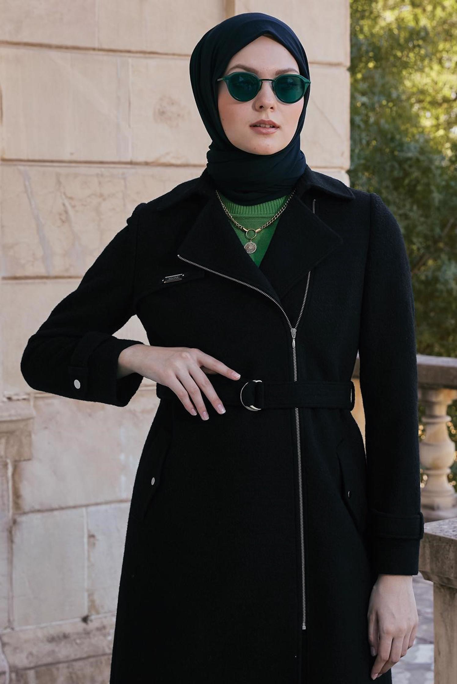 Tesettür giyim SİYAH FERMUARLI KEMERLİ KABAN 90246