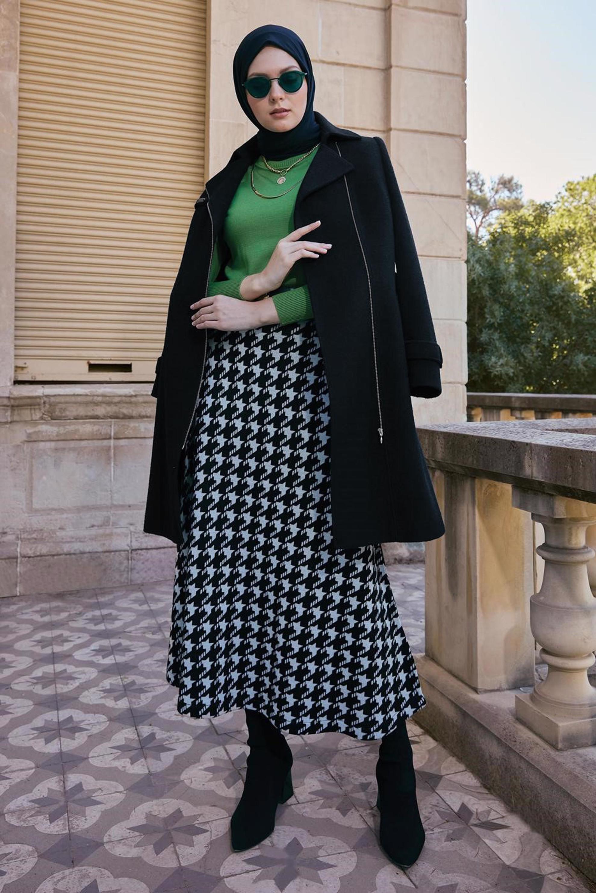 Tesettür giyim SİYAH FERMUARLI KEMERLİ KABAN 90246