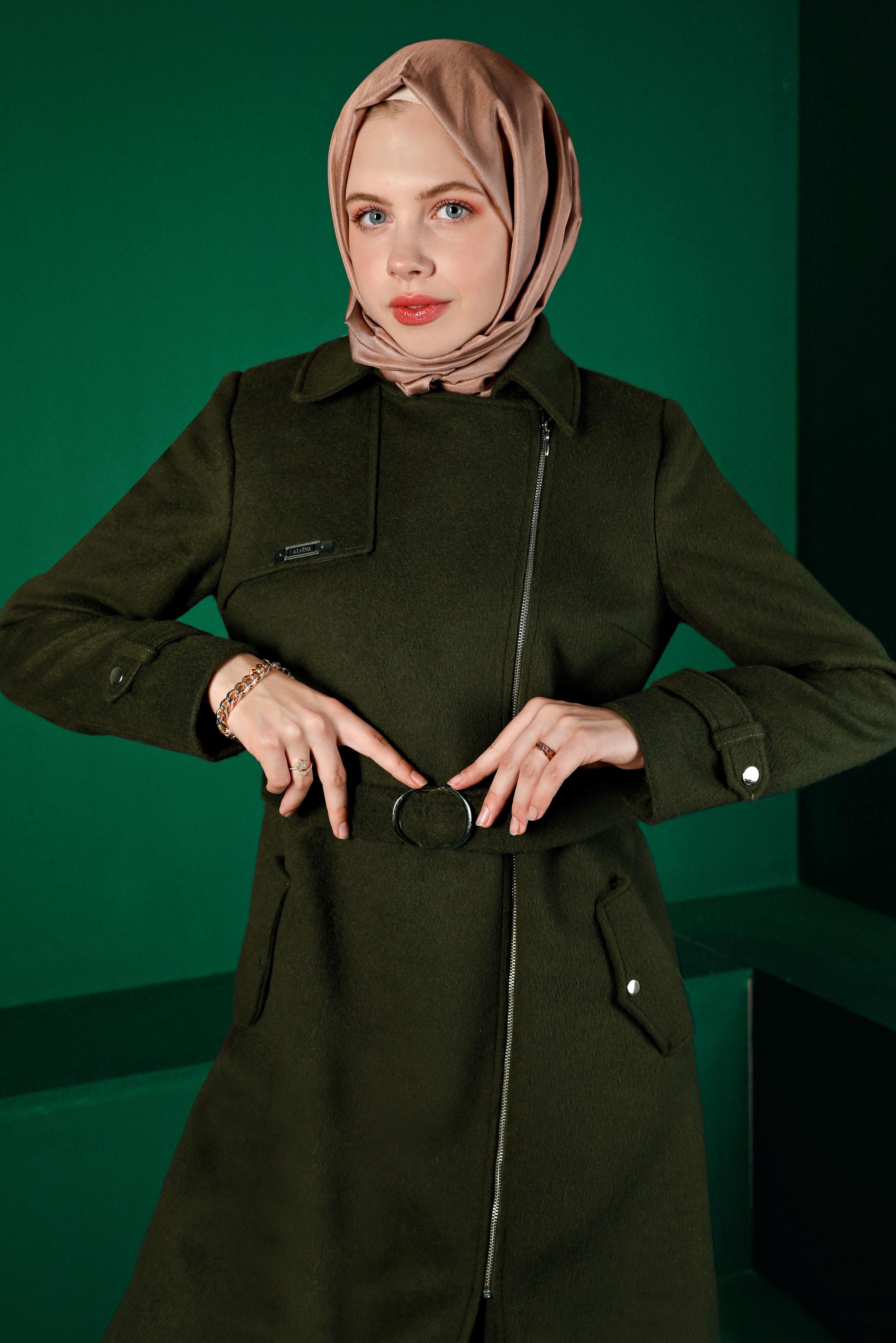 Tesettür giyim HAKİ FERMUARLI KEMERLİ KABAN 90246