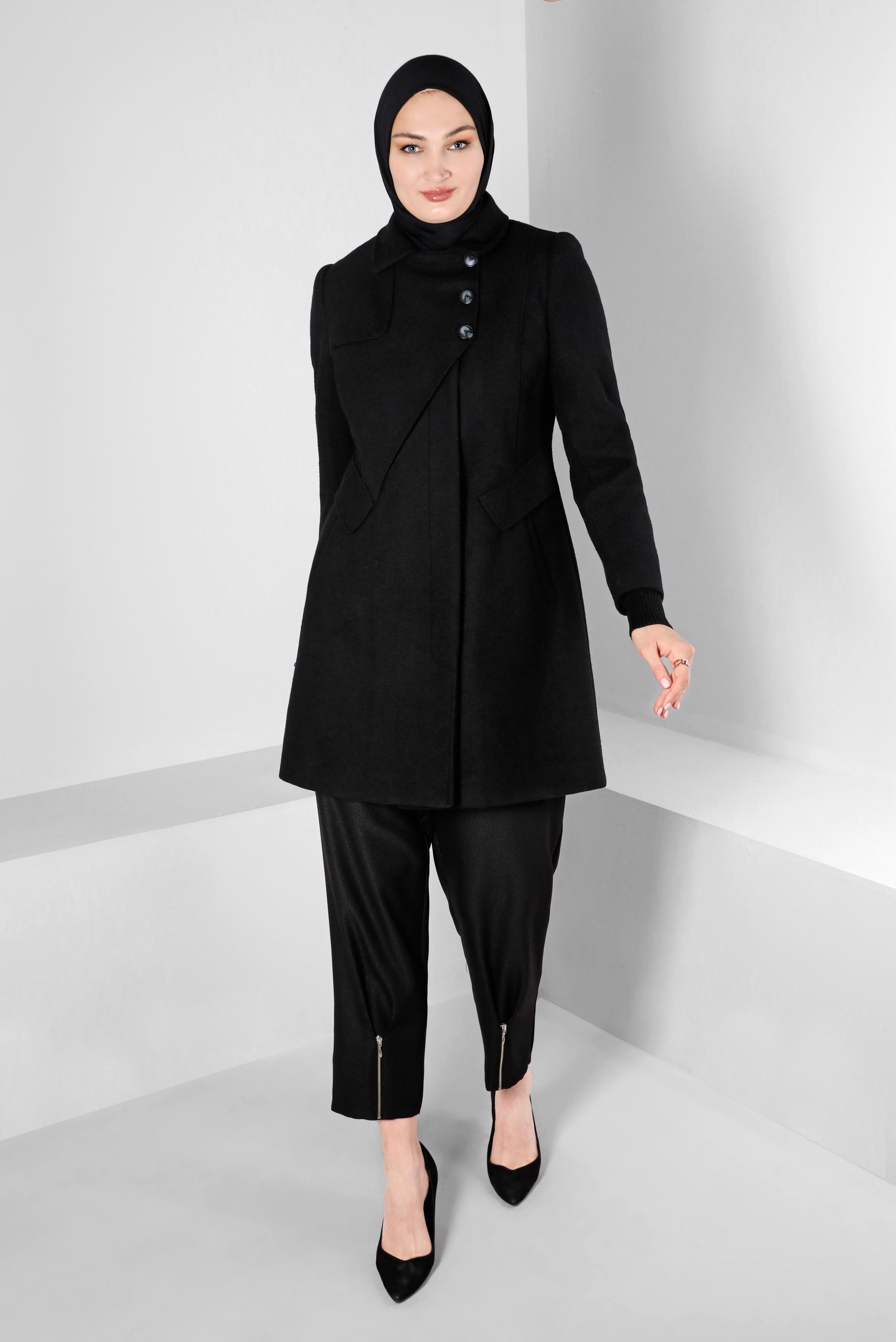 Tesettür giyim SİYAH ASİMETRİK KESİM DÜĞMELİ KABAN 90251