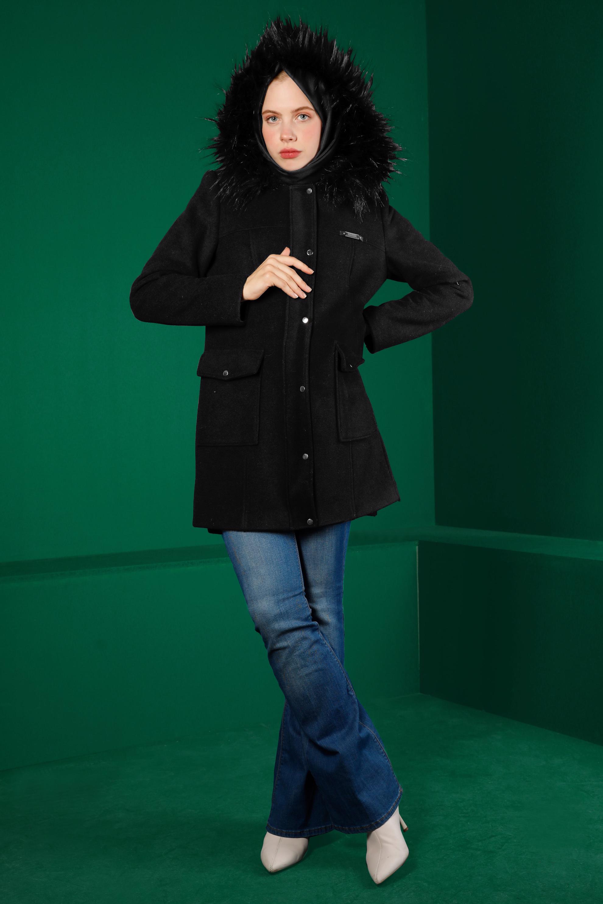 Tesettür giyim SİYAH KAPÜŞONU KÜRKLÜ KAŞE KABAN 90252 