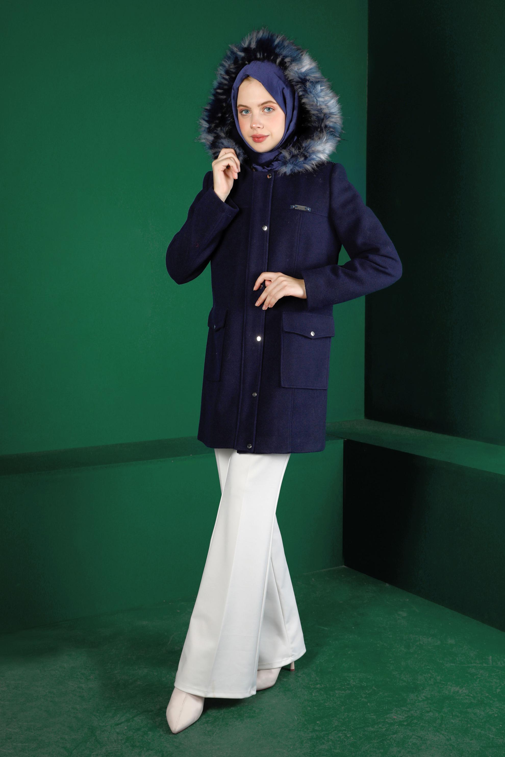 Tesettür giyim LACİVERT KAPÜŞONU KÜRKLÜ KAŞE KABAN 90252 