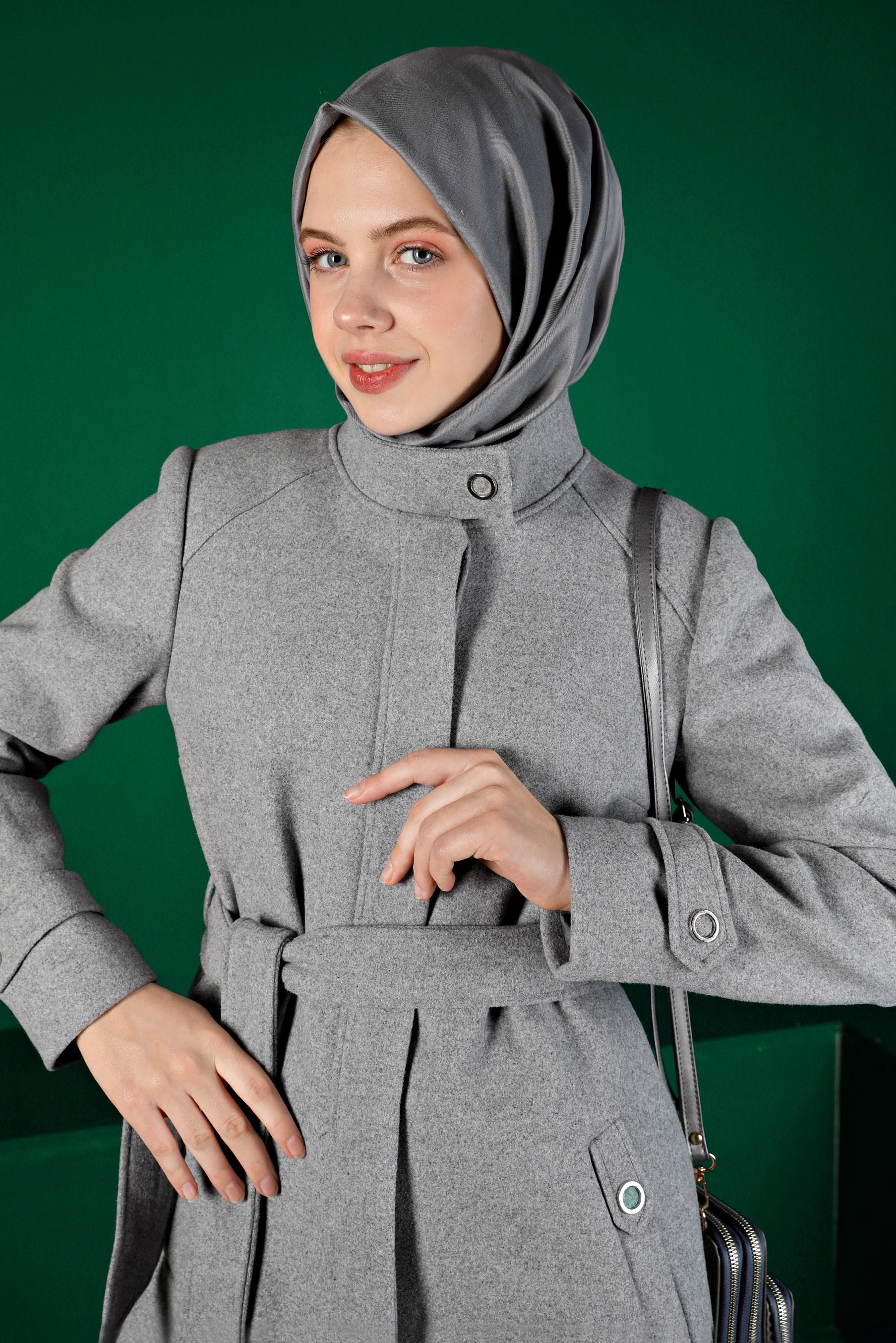 Vêtements hijab GRIS MANTEAU REMBOURRÉ AVEC CEINTURE 90254