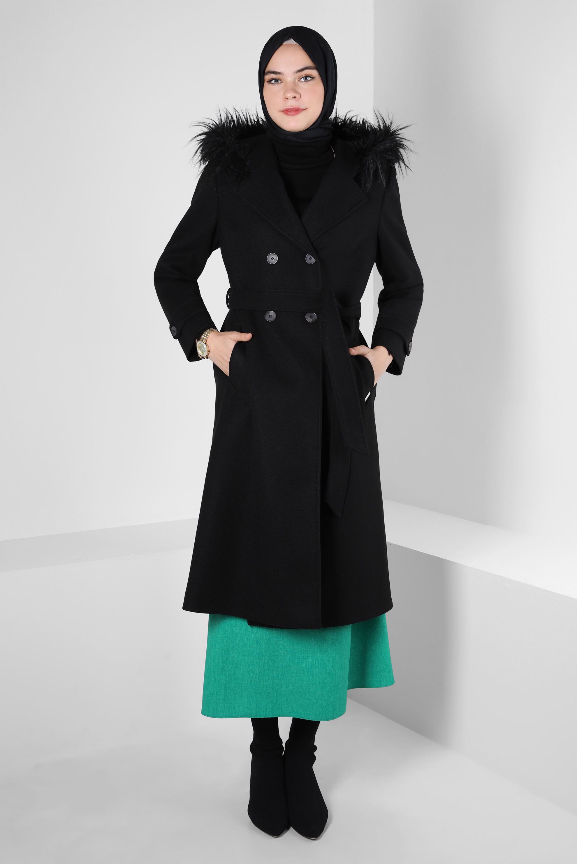 Tesettür giyim SİYAH KAPÜŞONU KÜRKLÜ KUŞAKLI KAŞE KABAN 90302 
