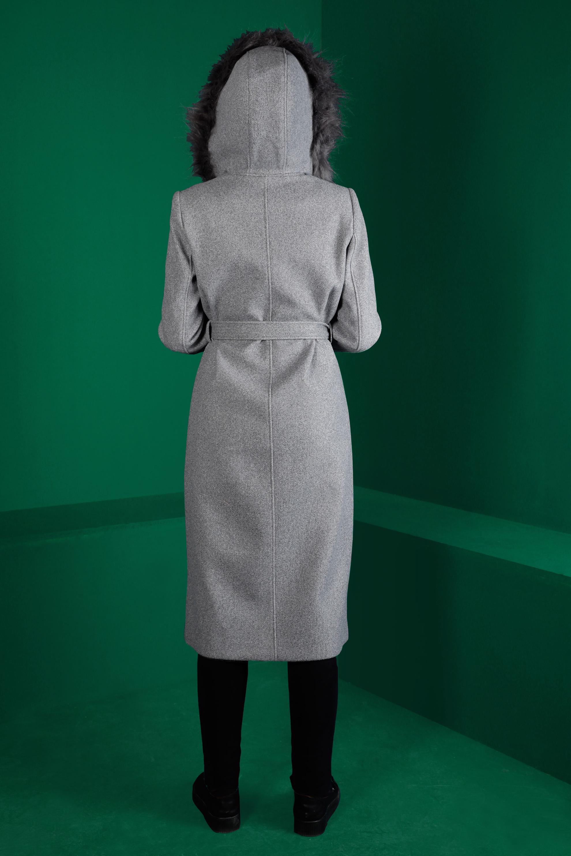 Tesettür giyim GRİ KAPÜŞONU KÜRKLÜ KUŞAKLI KAŞE KABAN 90302 