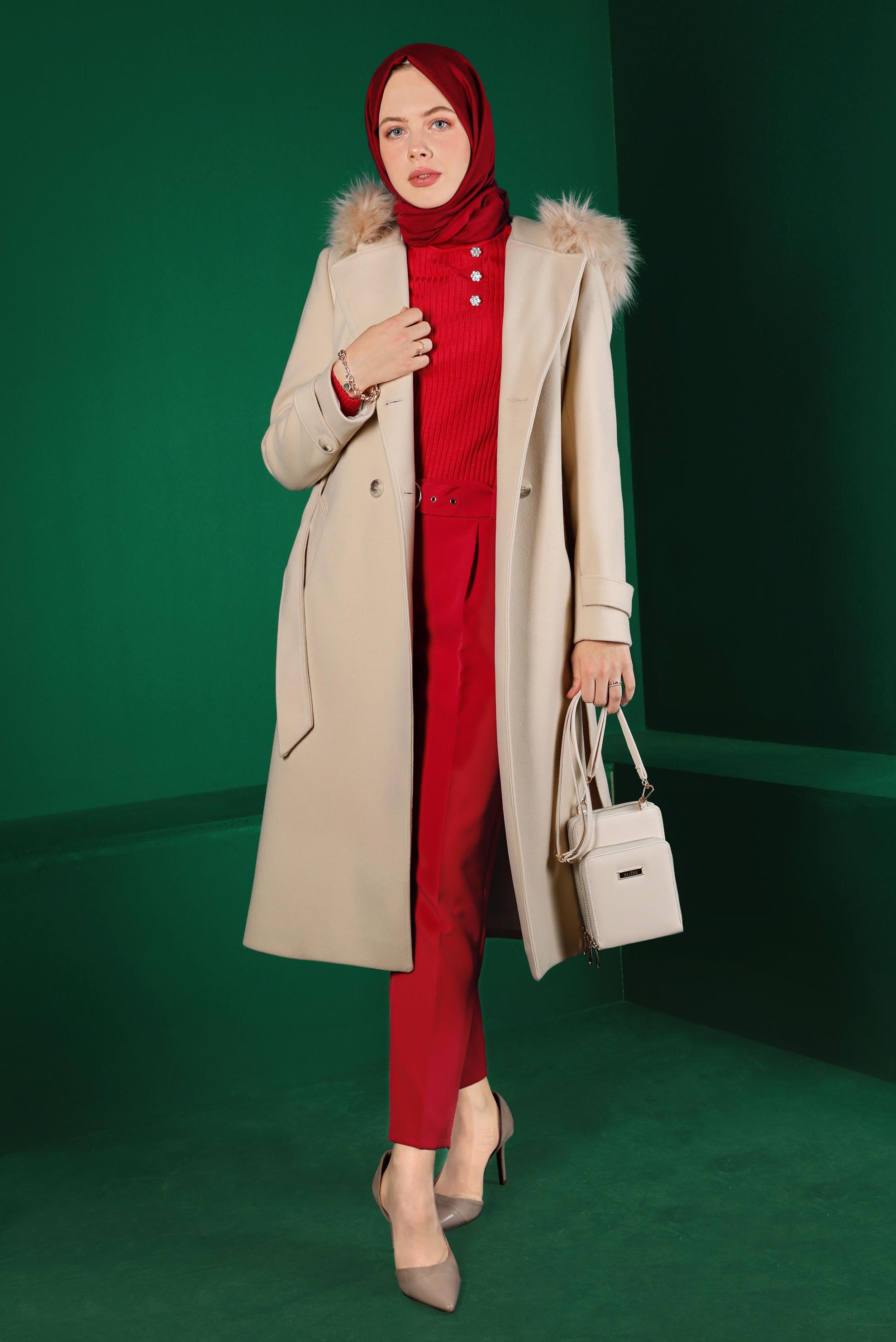 Tesettür giyim BEJ KAPÜŞONU KÜRKLÜ KUŞAKLI KAŞE KABAN 90302 