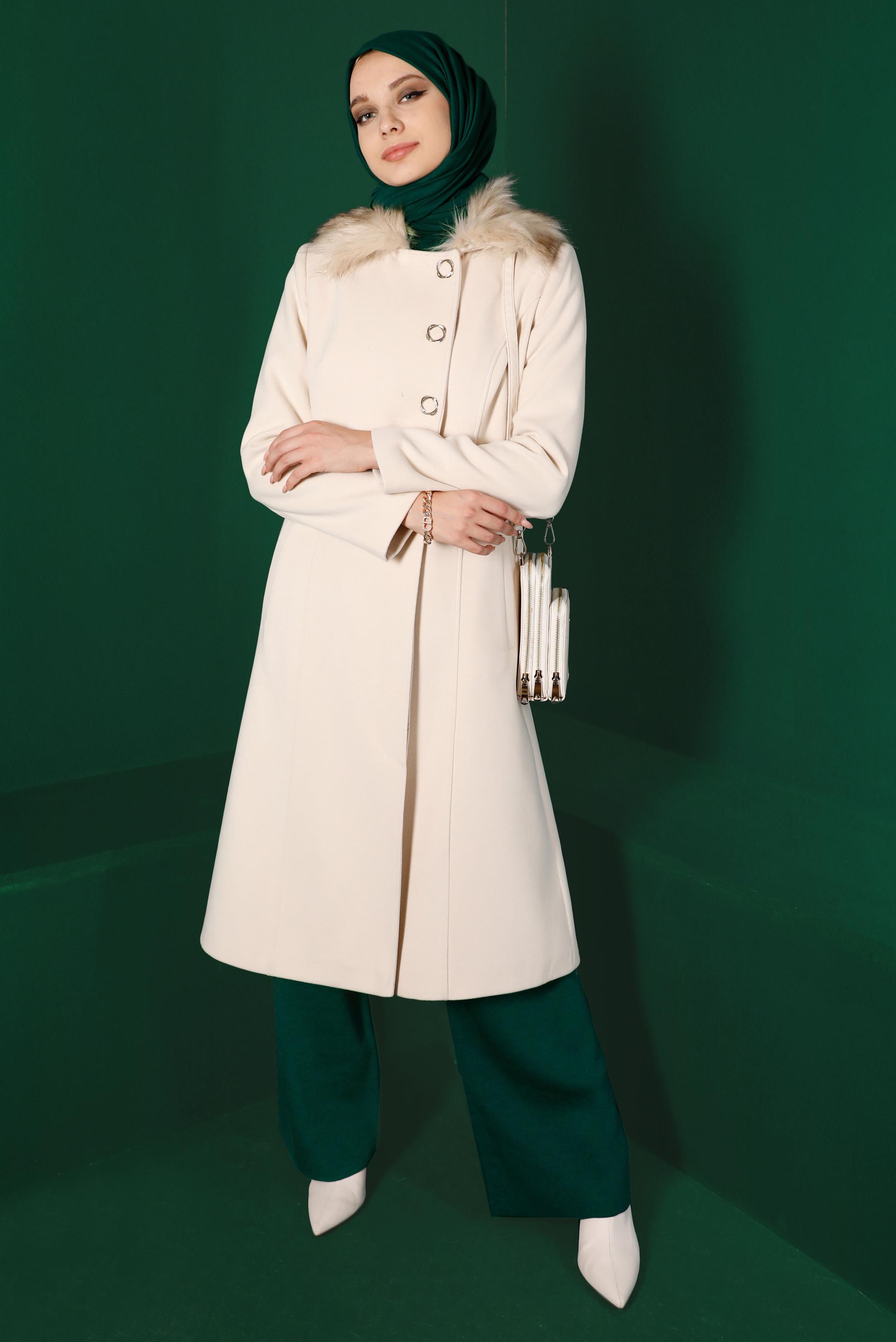 Tesettür giyim BEJ KÜRK DETAYLI KUŞAKLI KABAN 90306 