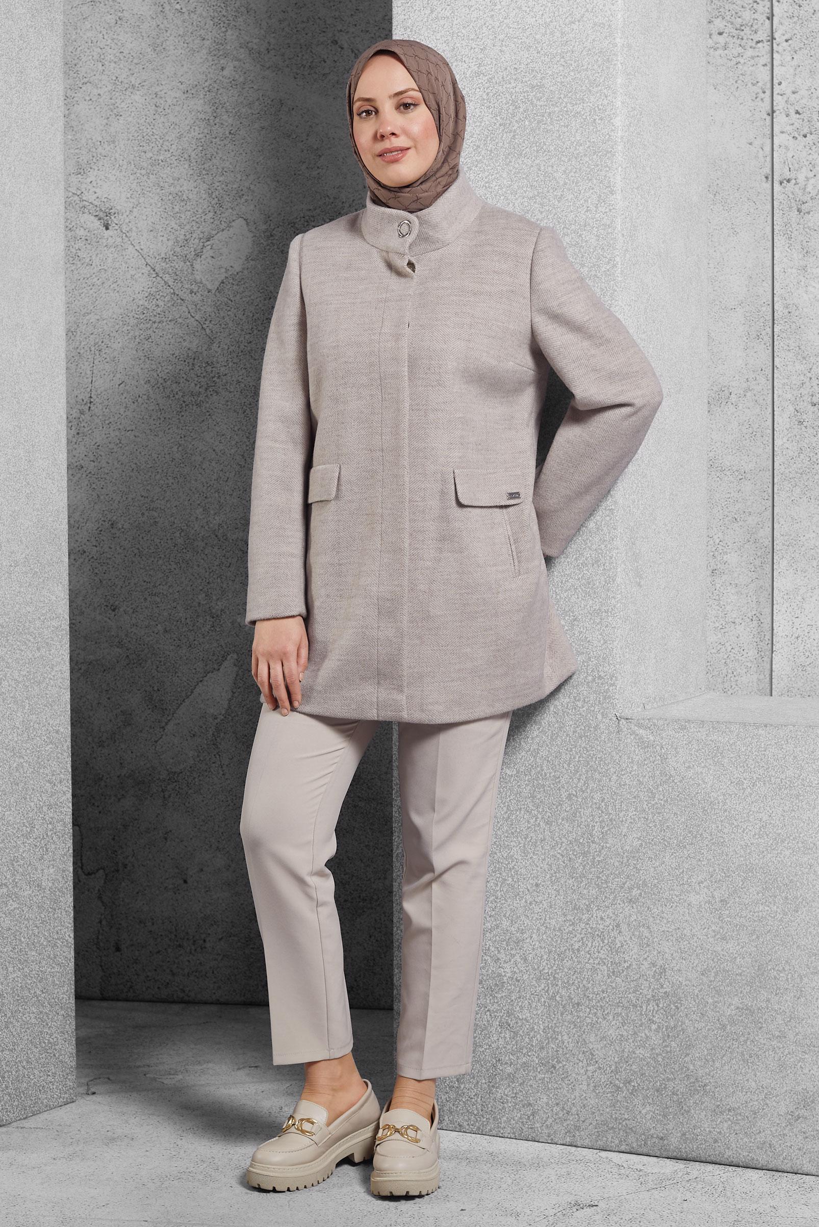 Tesettür giyim BEJ CEPLİ DİK YAKA KABAN 90310