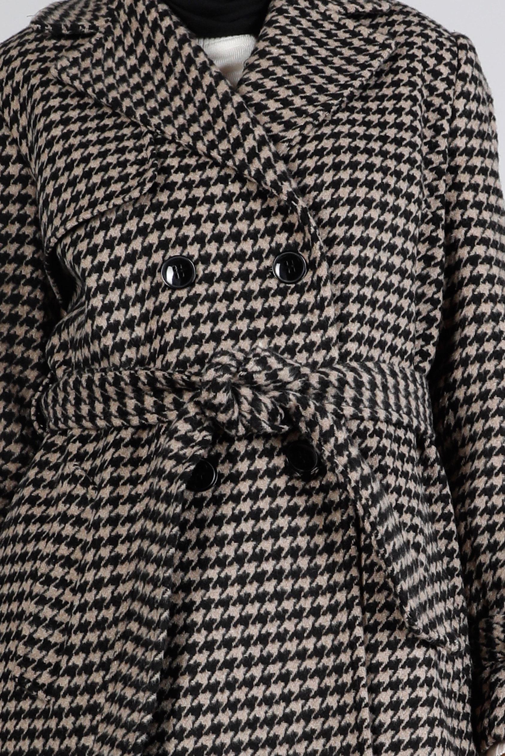 Tesettür giyim BEJ KAZAYAĞI DESENLİ KUŞAKLI KABAN 90312 