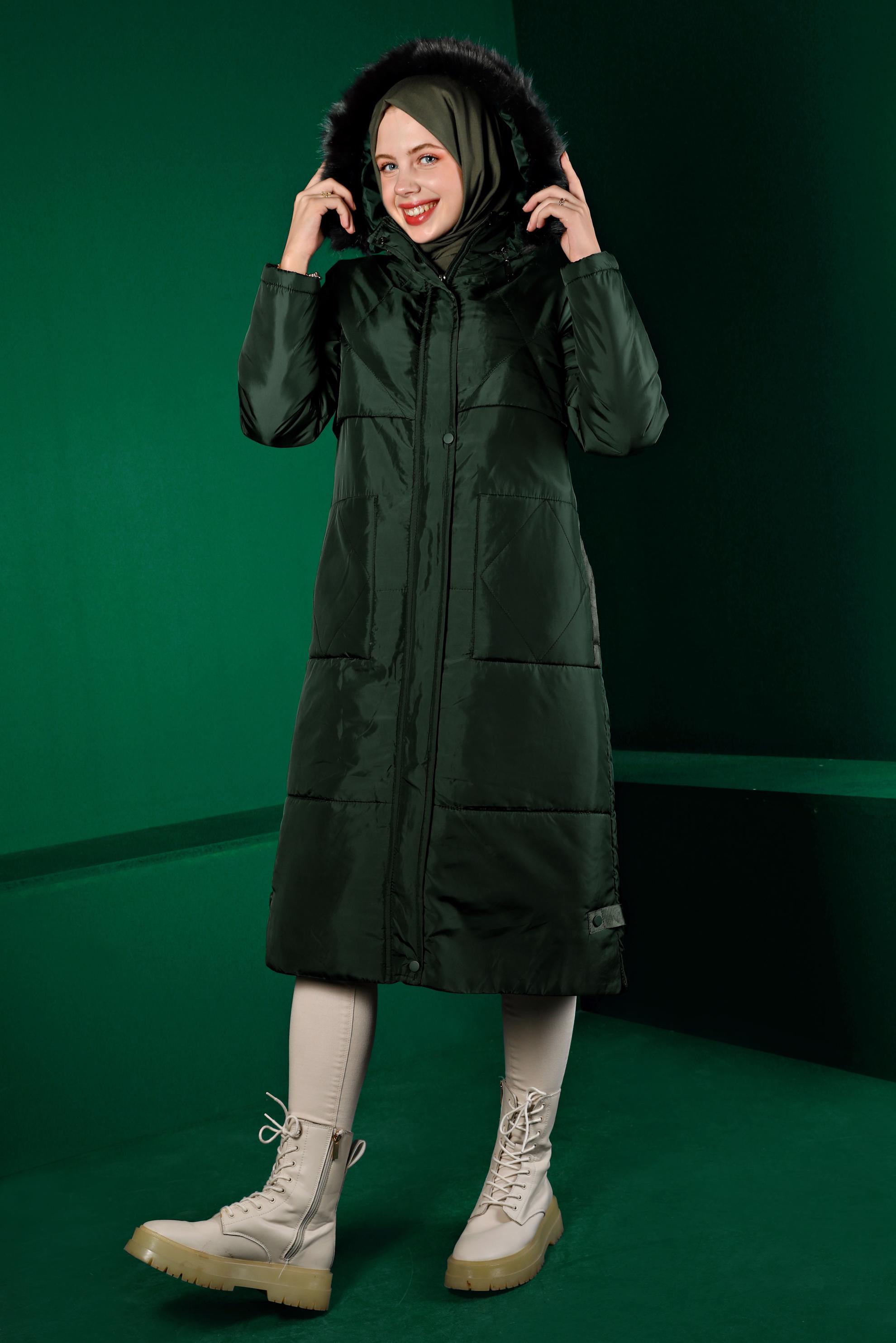 Tesettür giyim YEŞİL KAPÜŞONLU FERMUARLI ŞİŞME KABAN 90317