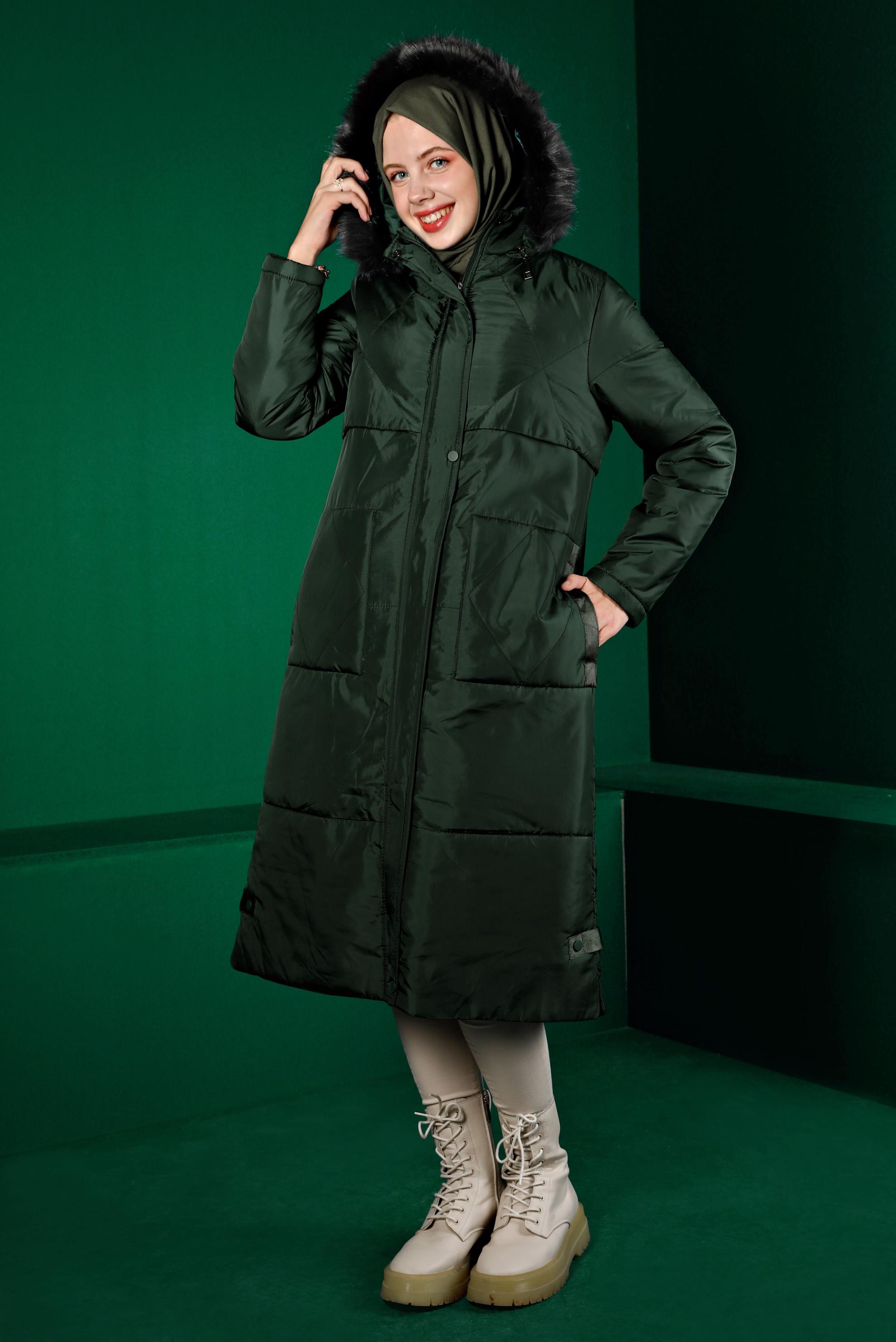 Tesettür giyim YEŞİL KAPÜŞONLU FERMUARLI ŞİŞME KABAN 90317