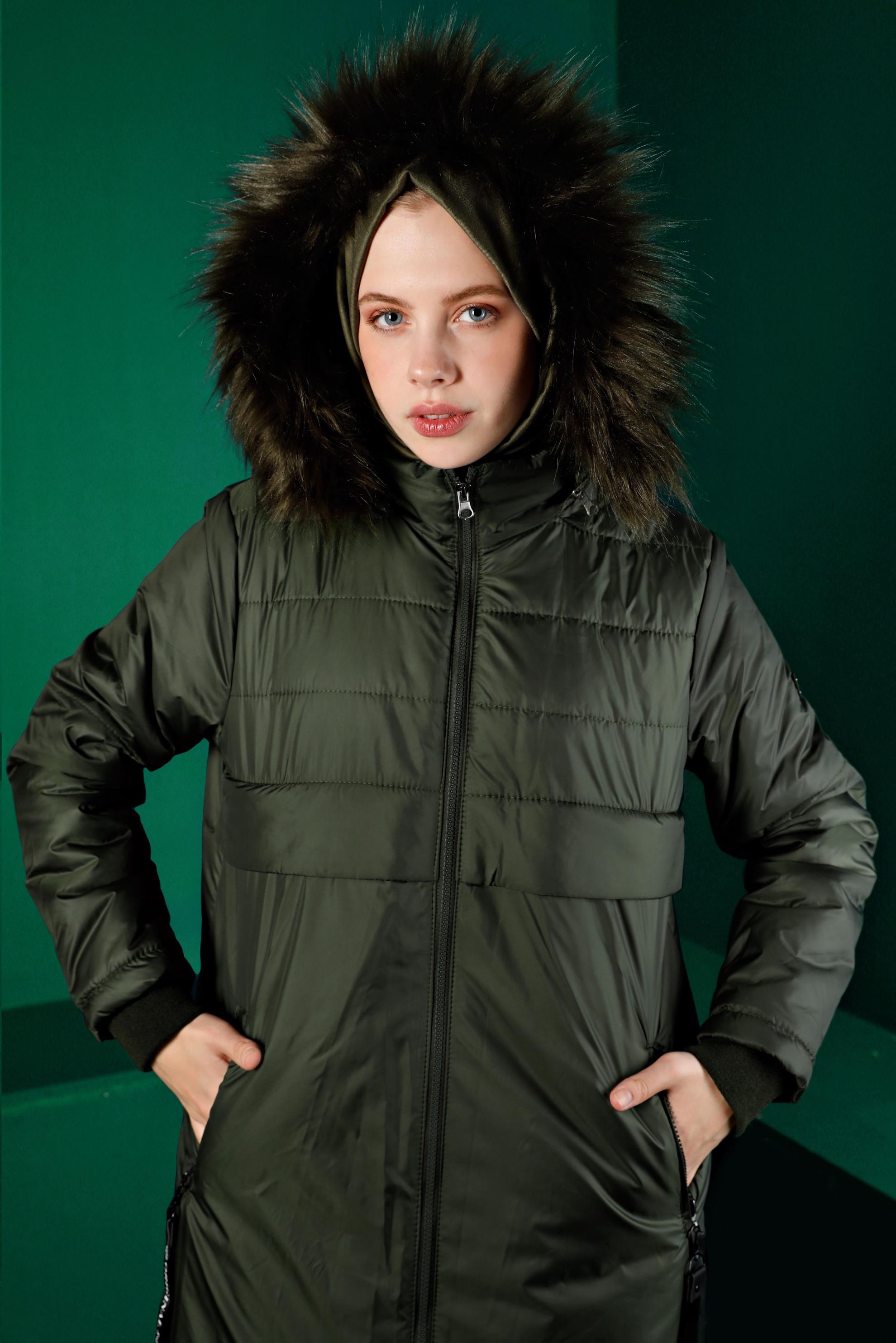 Tesettür giyim HAKİ KAPÜŞONU KÜRKLÜ ŞİŞME KABAN 90318 