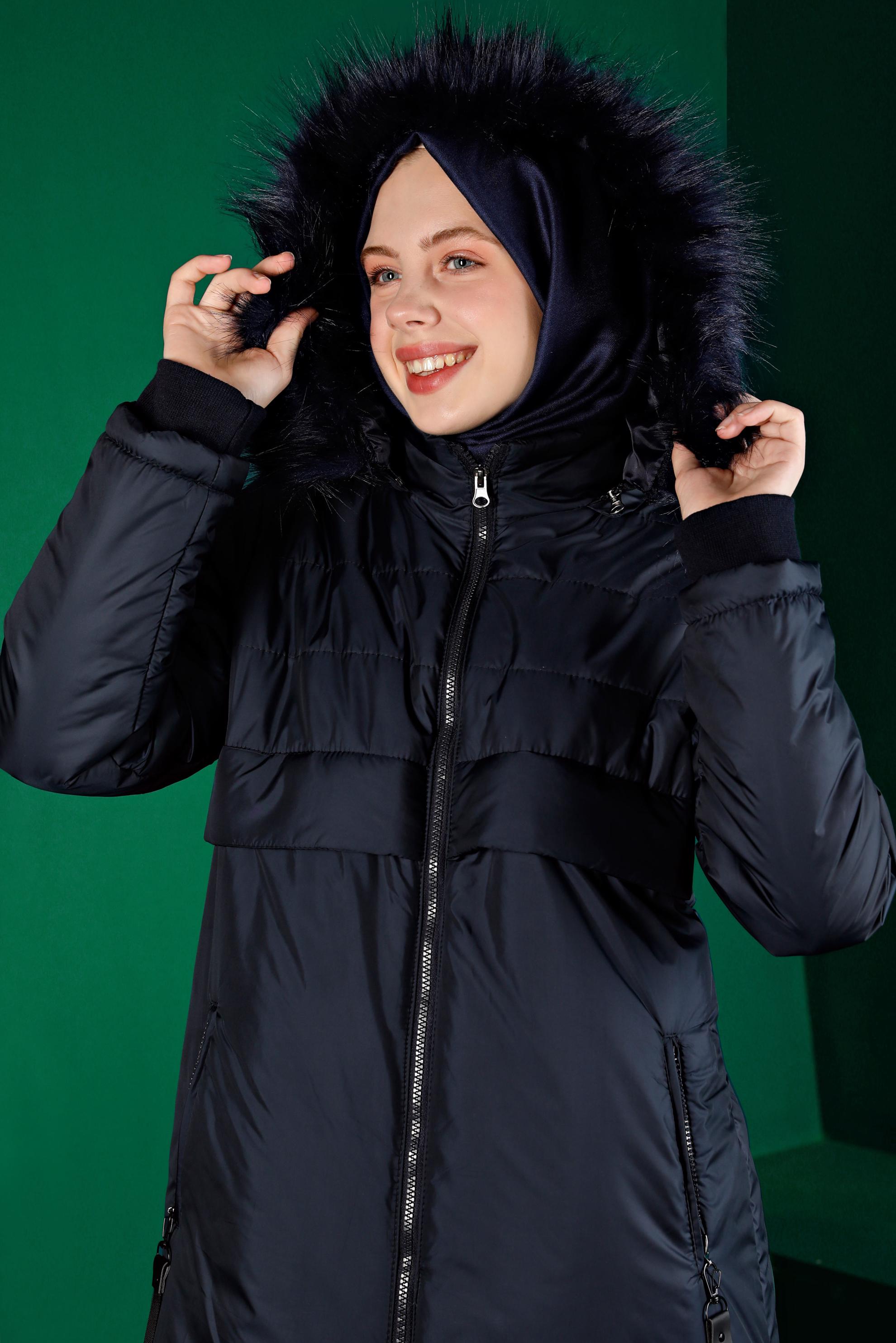 Tesettür giyim LACİVERT KAPÜŞONU KÜRKLÜ ŞİŞME KABAN 90318 