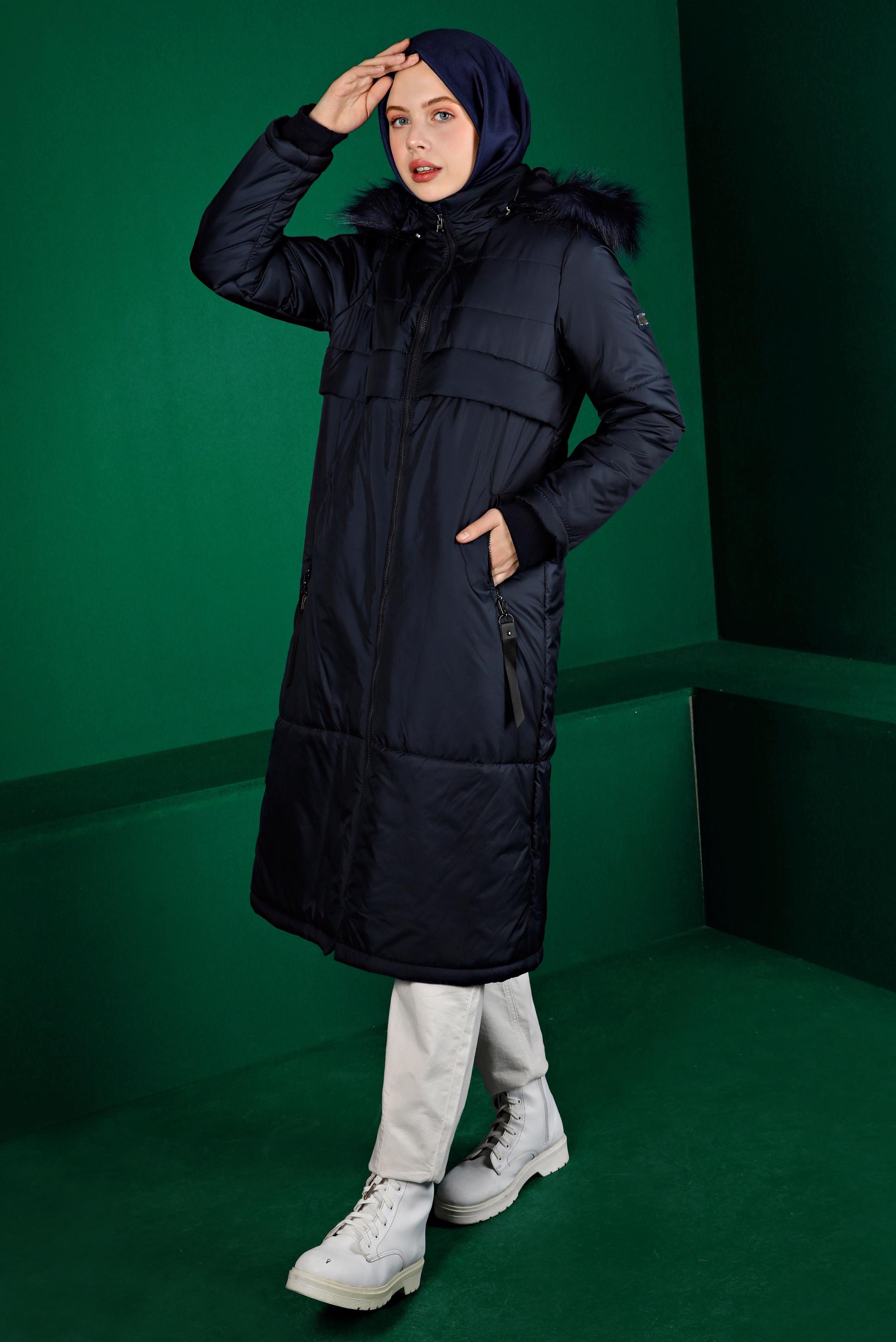 Tesettür giyim LACİVERT KAPÜŞONU KÜRKLÜ ŞİŞME KABAN 90318 