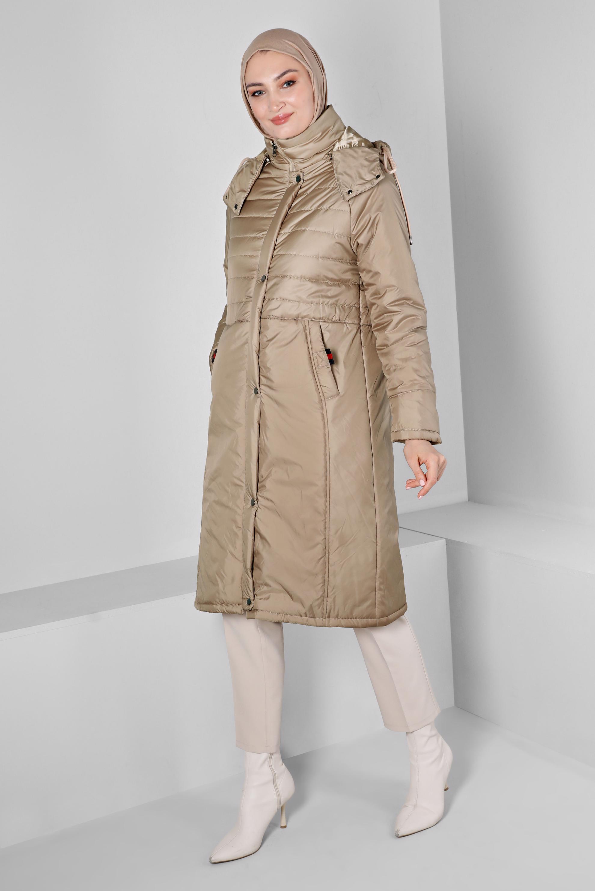 Tesettür giyim KAHVE KAPÜŞONLU FERMUARLI ŞİŞME KABAN 90319