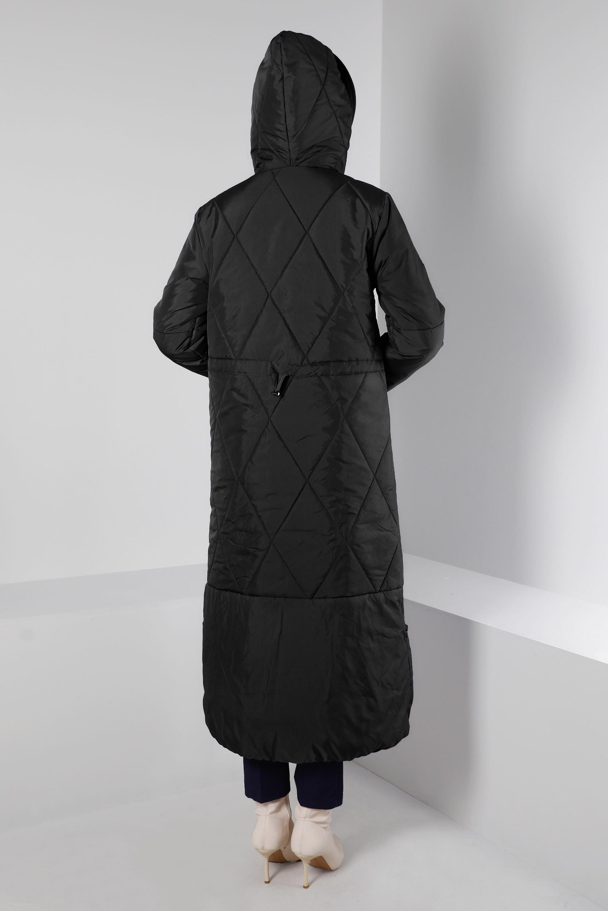 Tesettür giyim SİYAH BÜZGÜLÜ KAPÜŞONLU ŞİŞME KABAN 90320 