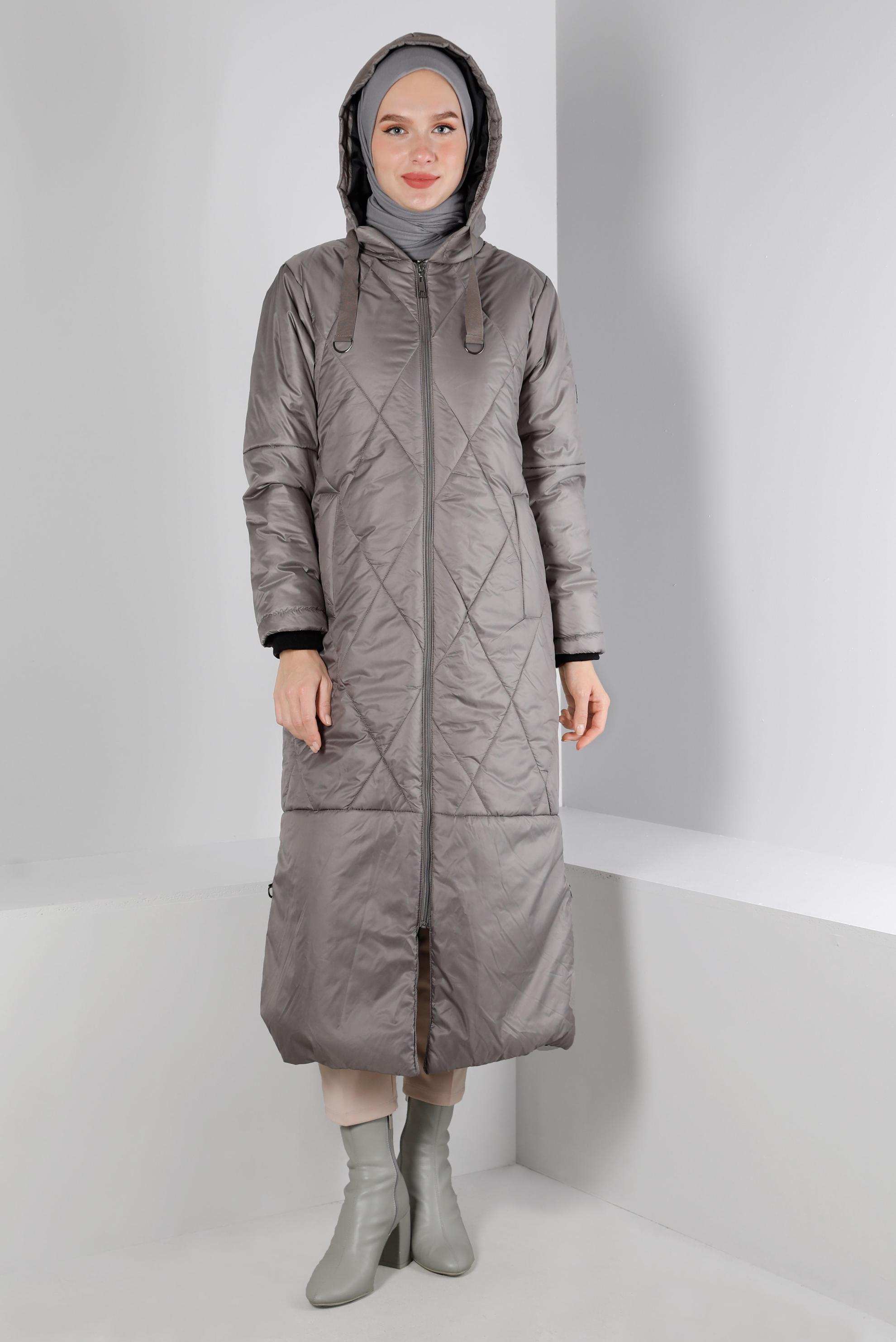 Tesettür giyim GRİ BÜZGÜLÜ KAPÜŞONLU ŞİŞME KABAN 90320 
