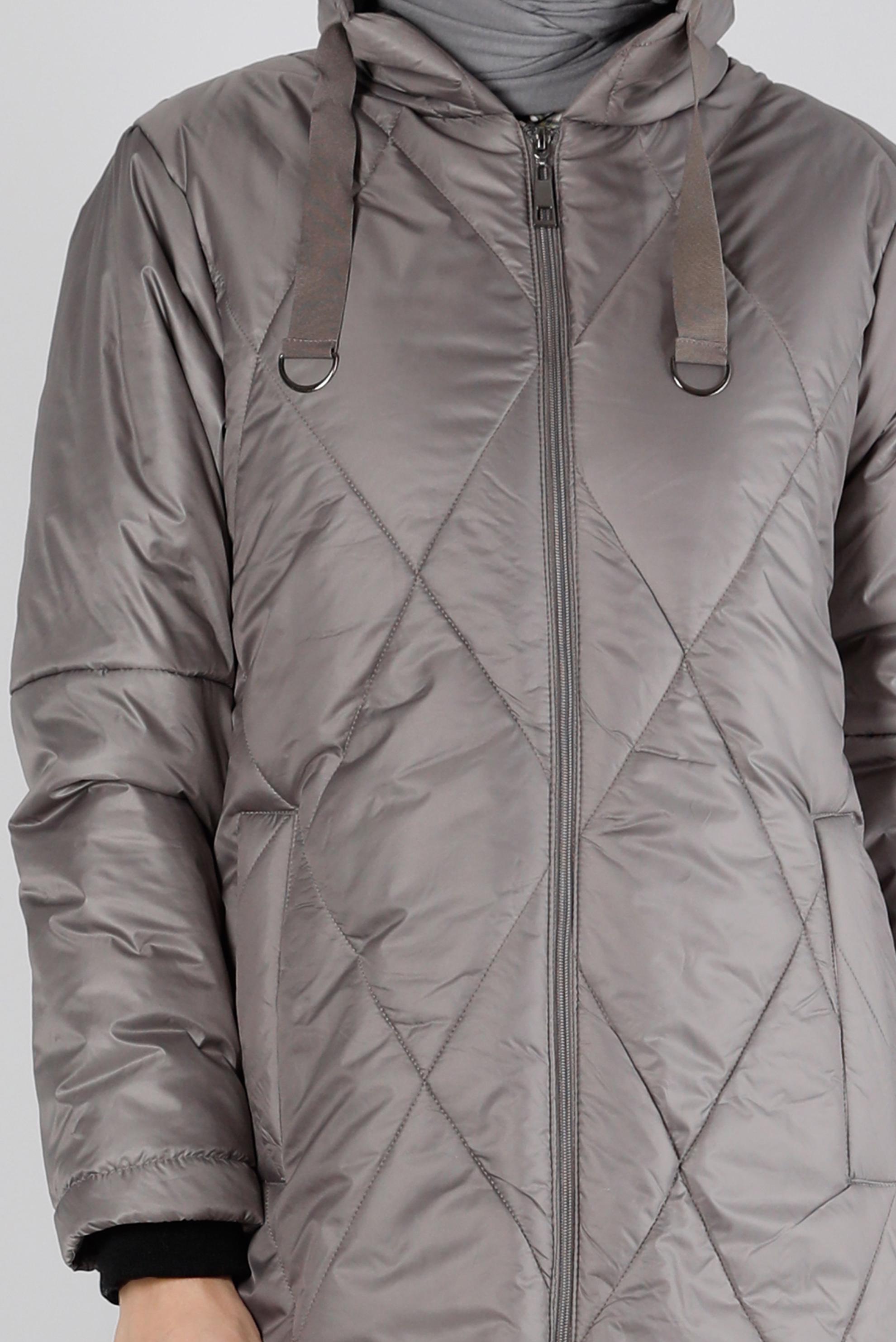 Tesettür giyim GRİ BÜZGÜLÜ KAPÜŞONLU ŞİŞME KABAN 90320 