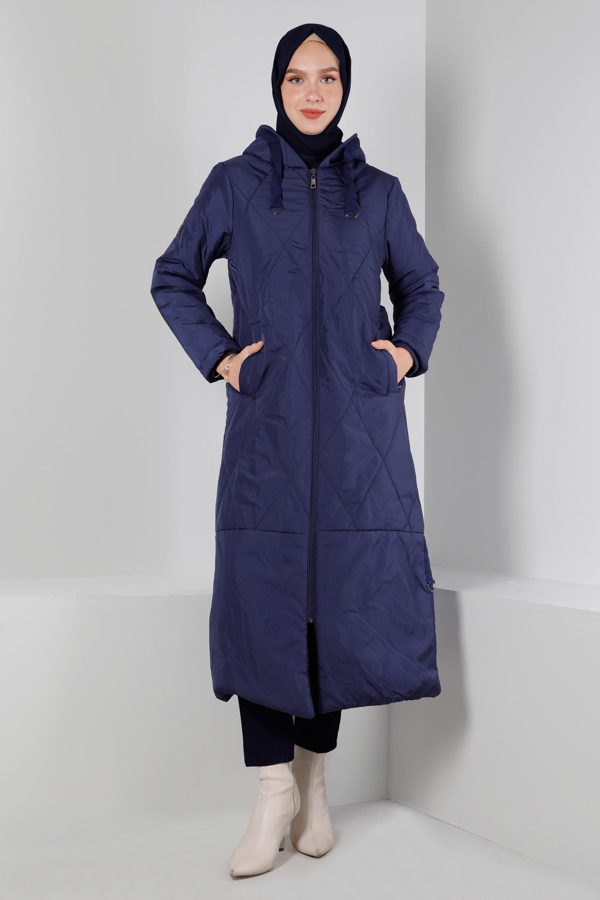Tesettür giyim LACİVERT BÜZGÜLÜ KAPÜŞONLU ŞİŞME KABAN 90320 