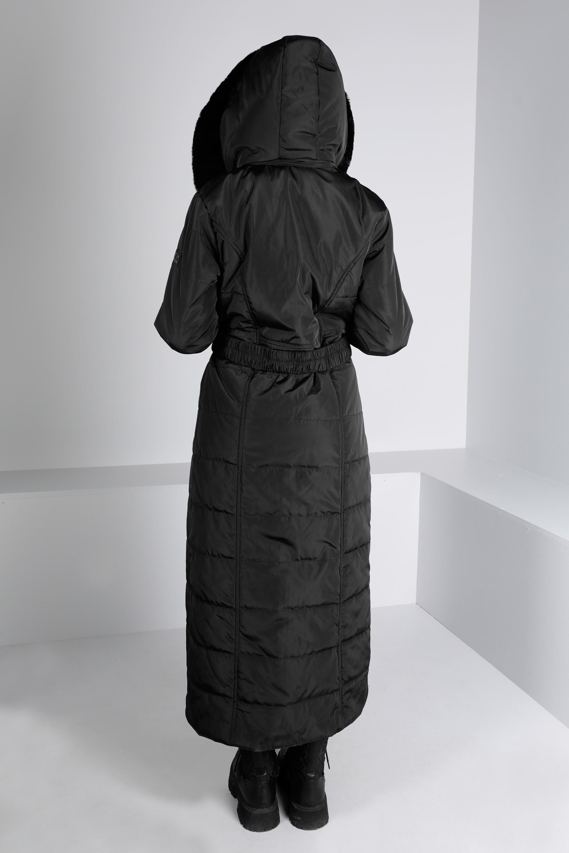 Tesettür giyim SİYAH KEMERLİ KAPÜŞONLU ŞİŞME KABAN 90322