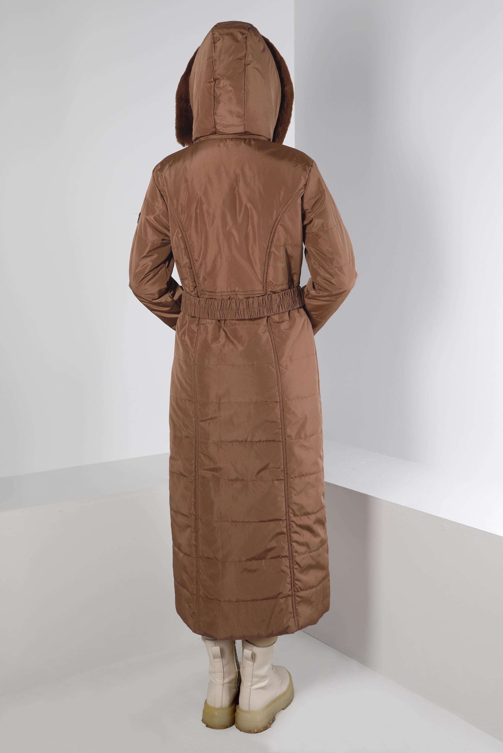 Tesettür giyim TABA KEMERLİ KAPÜŞONLU ŞİŞME KABAN 90322