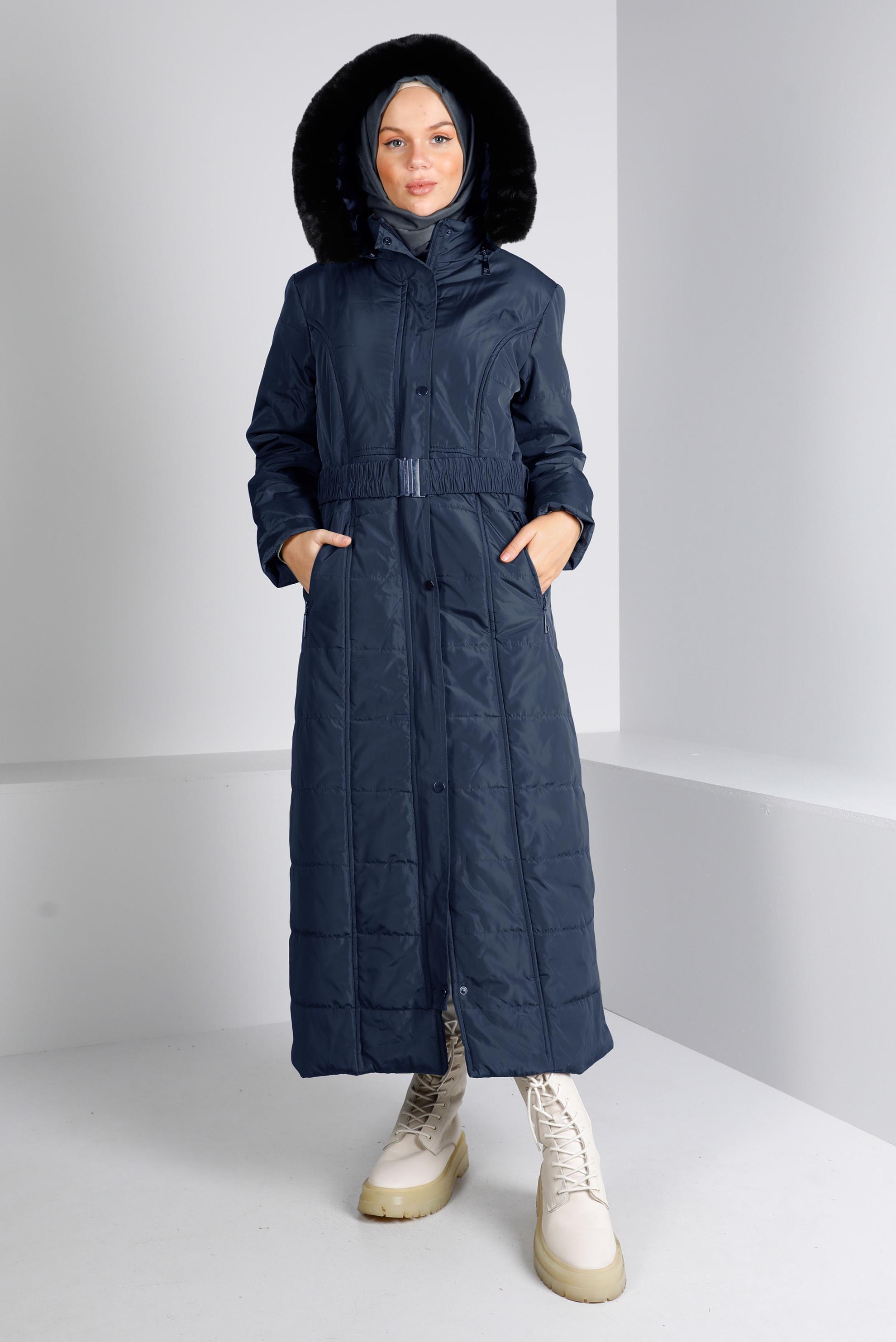 Tesettür giyim LACİVERT KEMERLİ KAPÜŞONLU ŞİŞME KABAN 90322