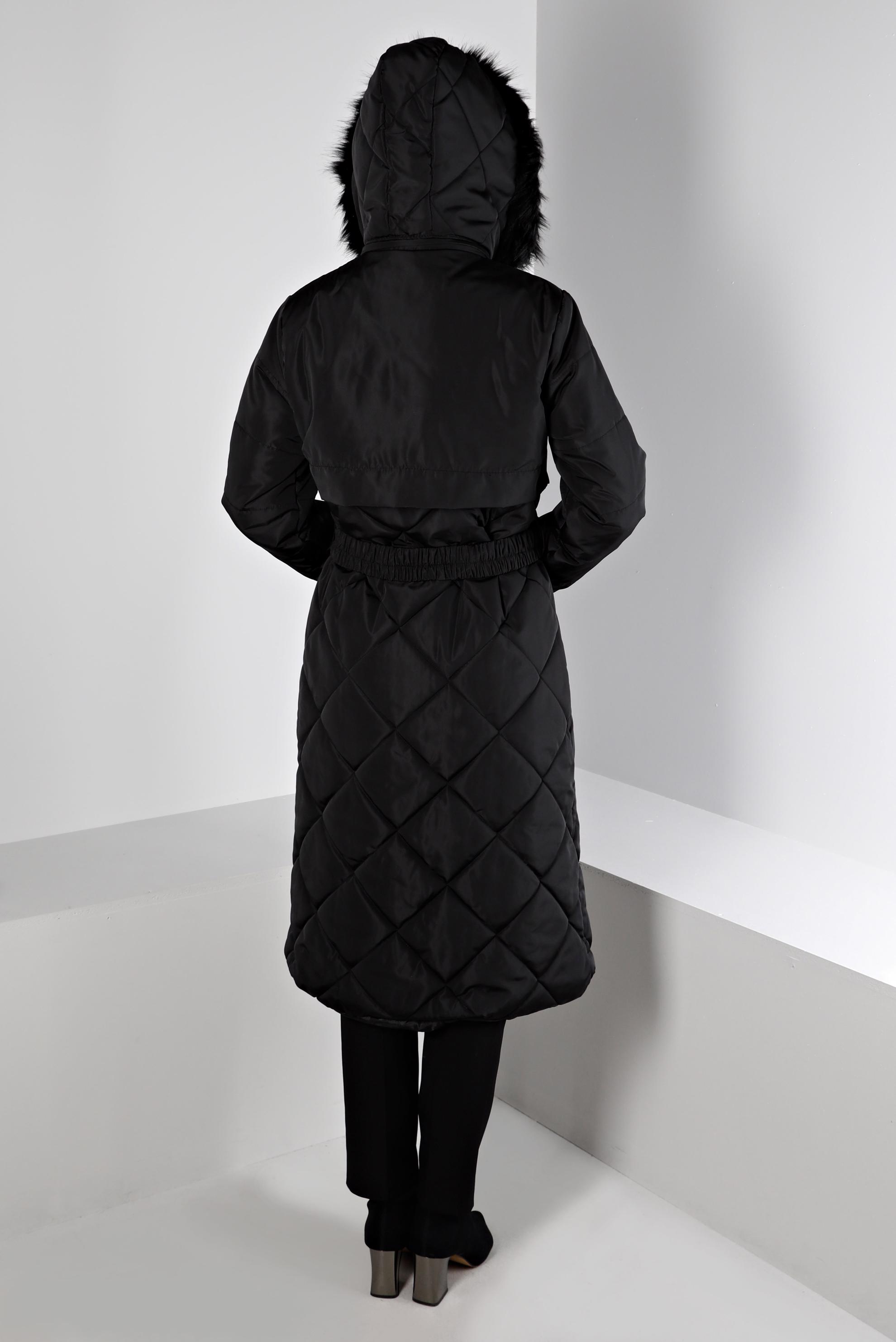 Tesettür giyim SİYAH KAPÜŞONU KÜRKLÜ ŞİŞME KABAN 90323 