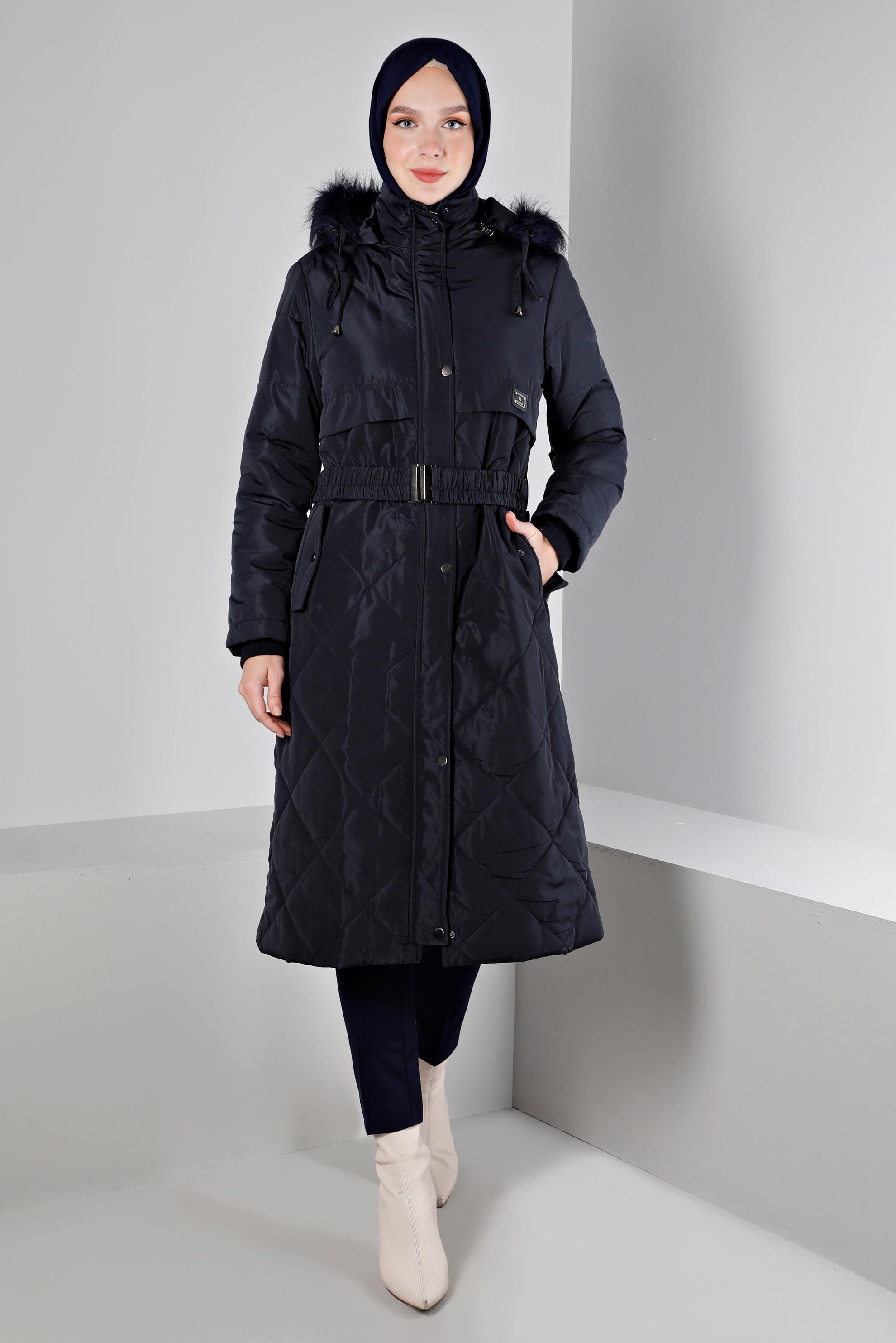 Tesettür giyim LACİVERT KAPÜŞONU KÜRKLÜ ŞİŞME KABAN 90323 